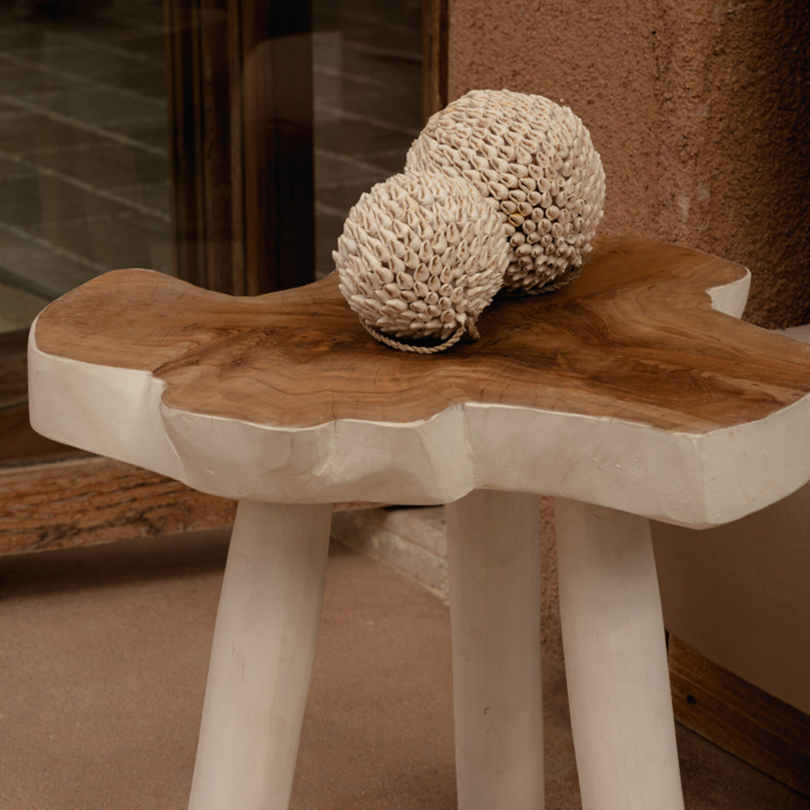 Bazar Bizar Antwerp The Organic Side Table - Natural White