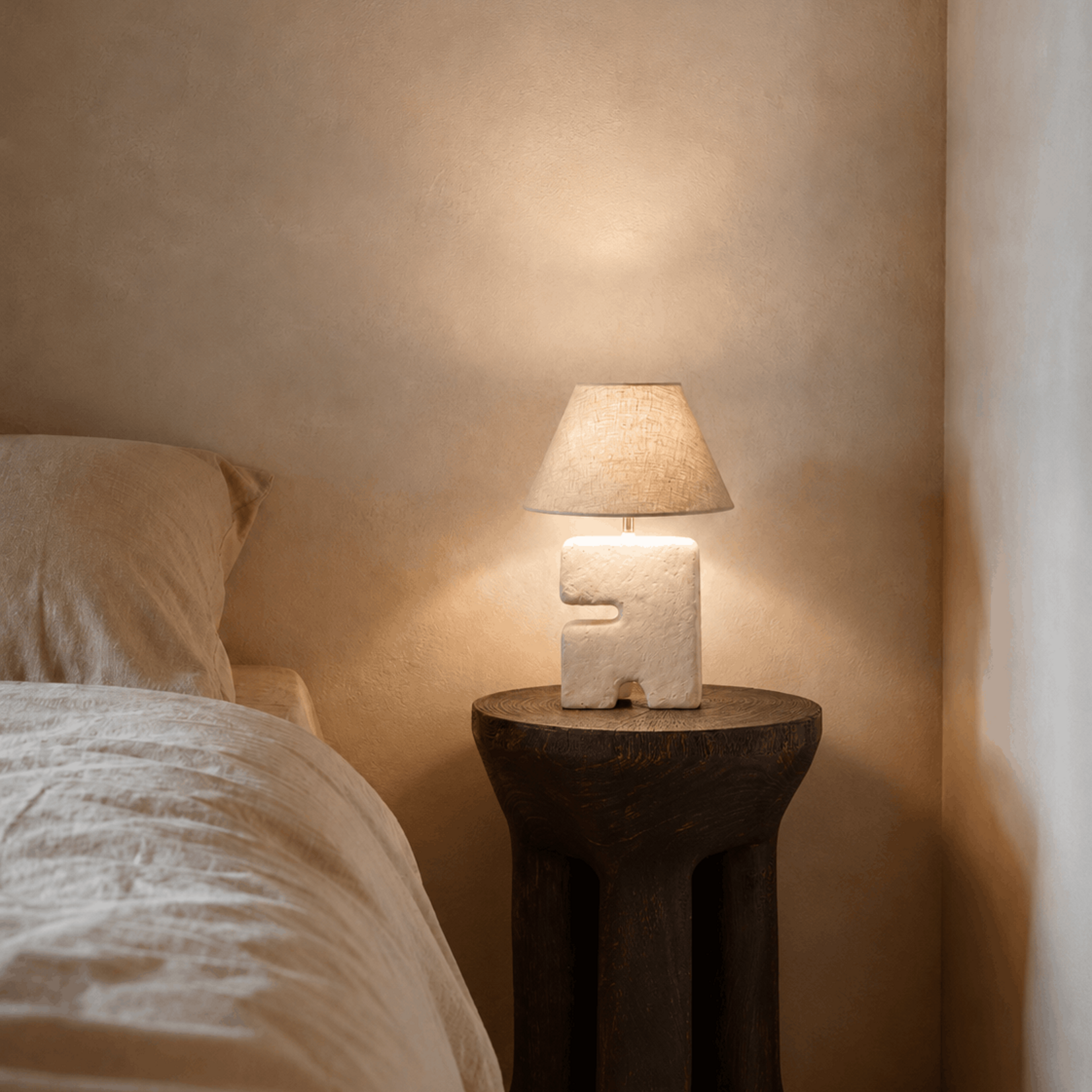 Bazar Bizar Antwerp The L’Objet Table Lamp - White - S