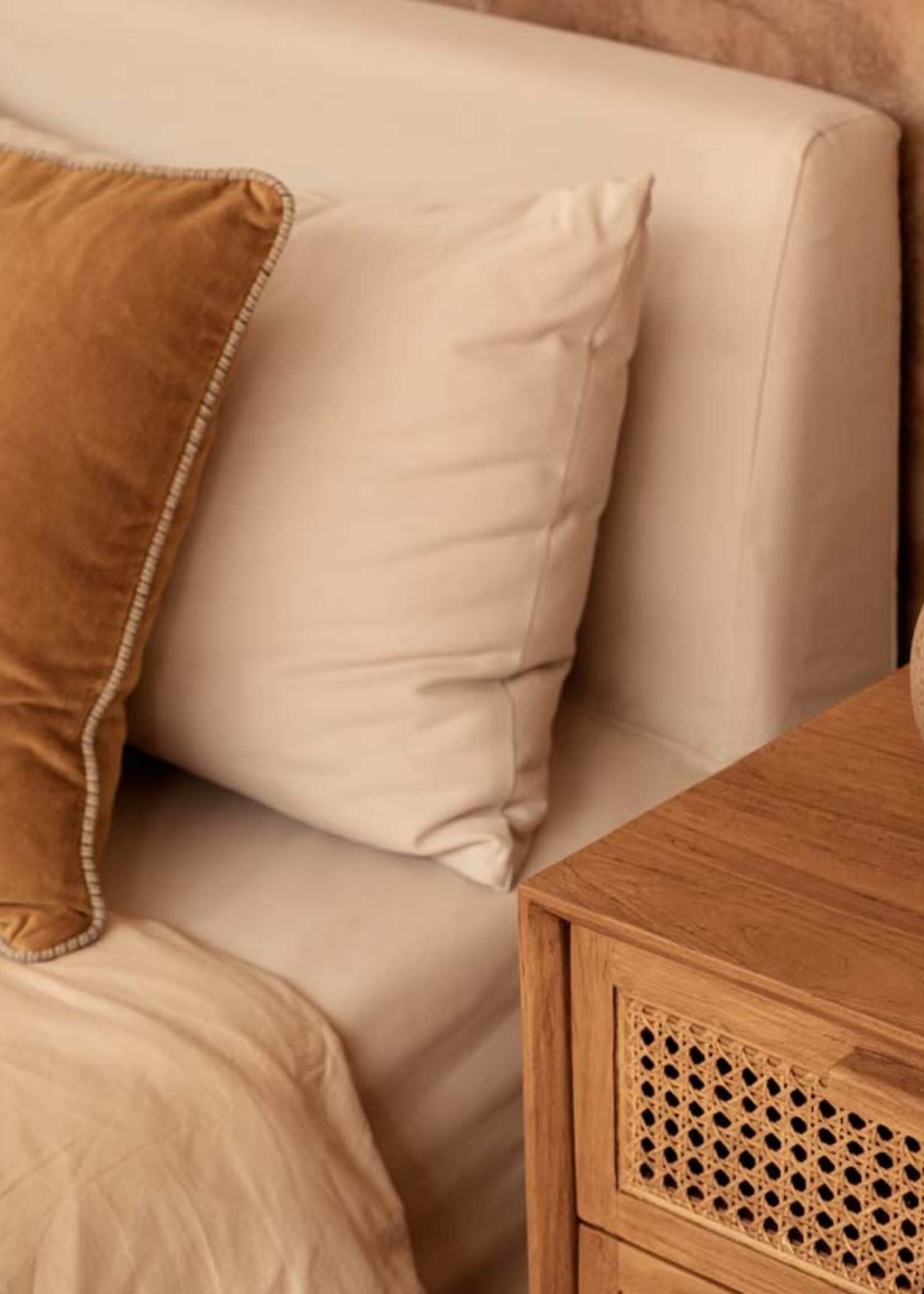 Bazar Bizar Antwerp The Harmony Nightstand - Natural