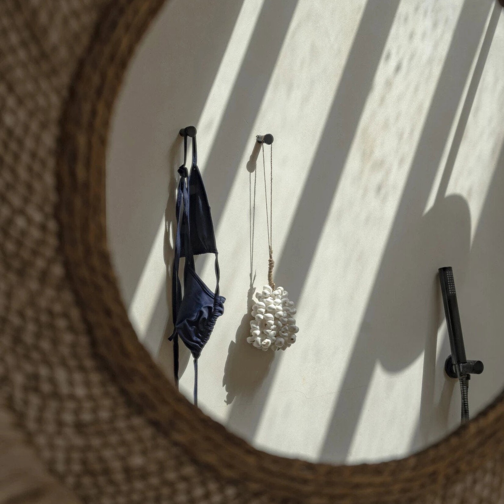 Bazar Bizar Antwerp The Kai Tassel - White