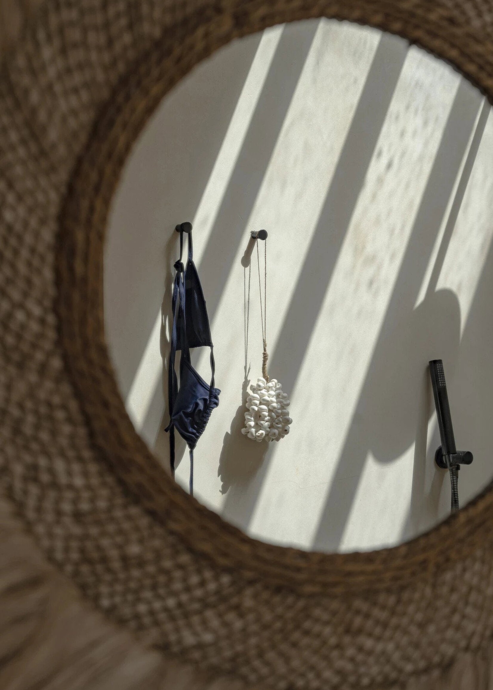 Bazar Bizar Antwerp The Kai Tassel - White