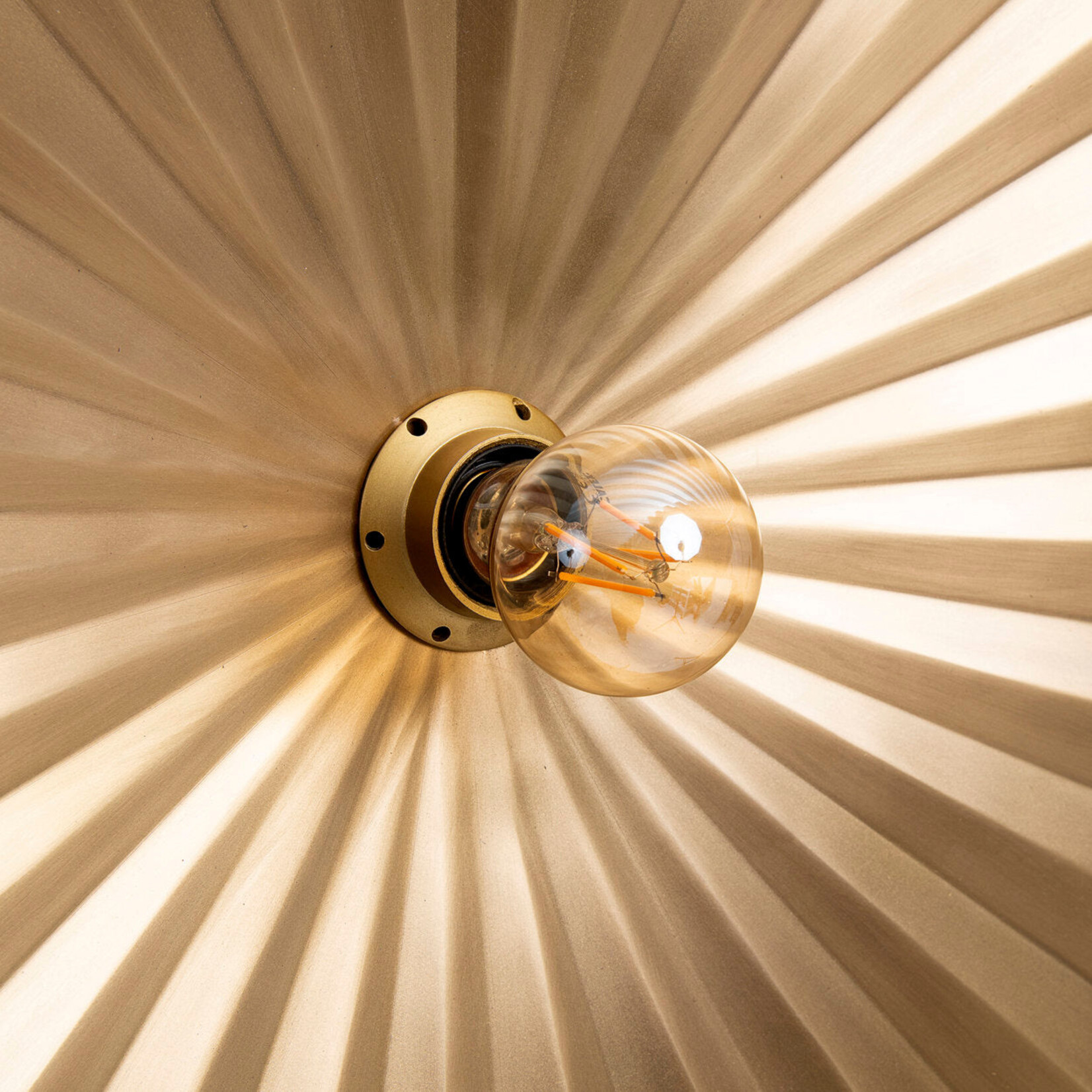 Bazar Bizar Antwerp The Tsijn Tsjin Wall Lamp - Brass - M