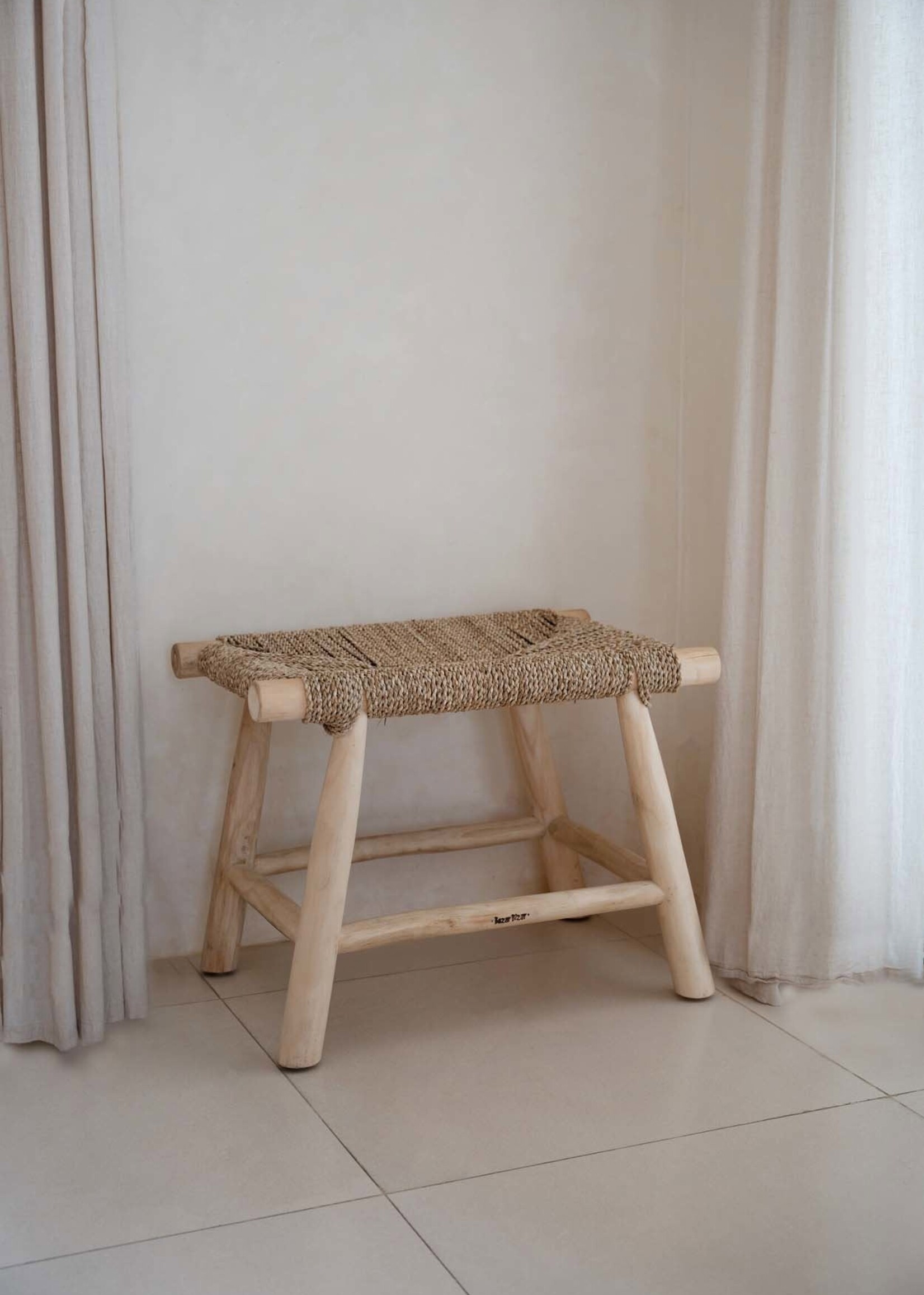 Bazar Bizar Antwerp The Porto Seagrass Stool - Natural - M