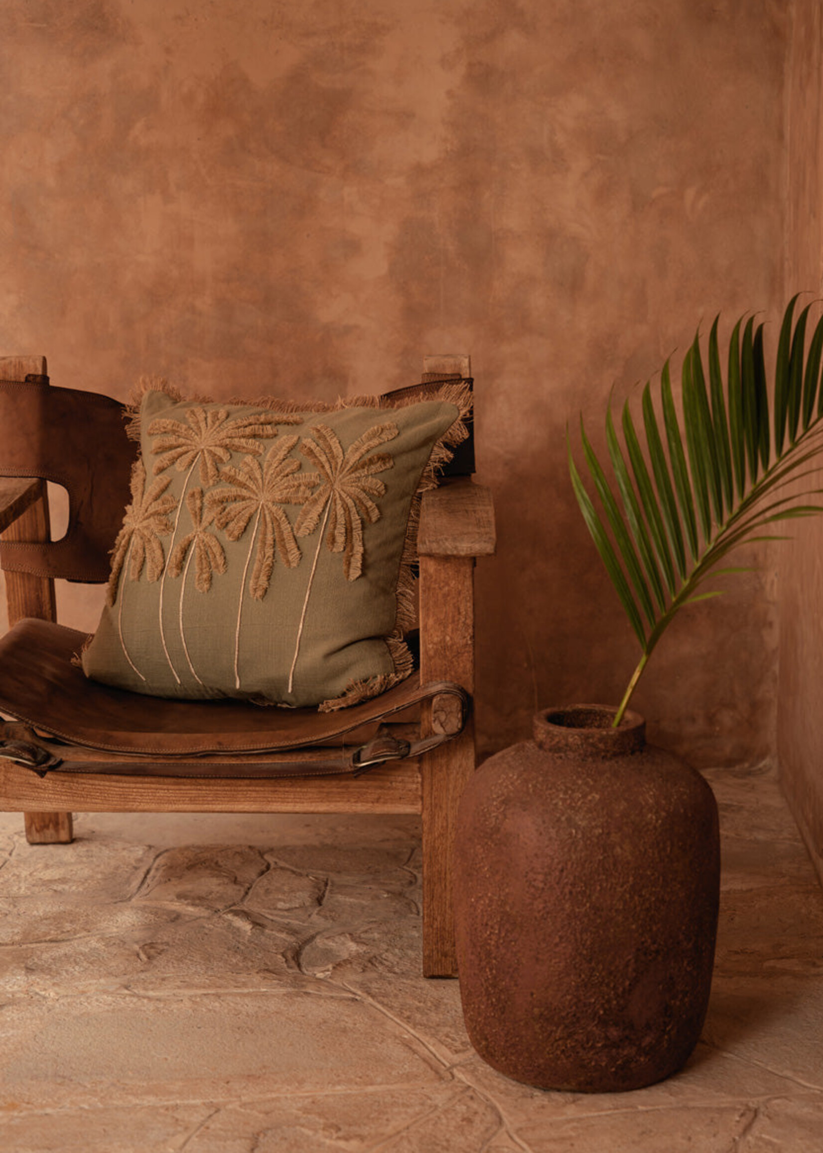 Bazar Bizar Antwerp The Clay Echo Vase - Terracotta - L