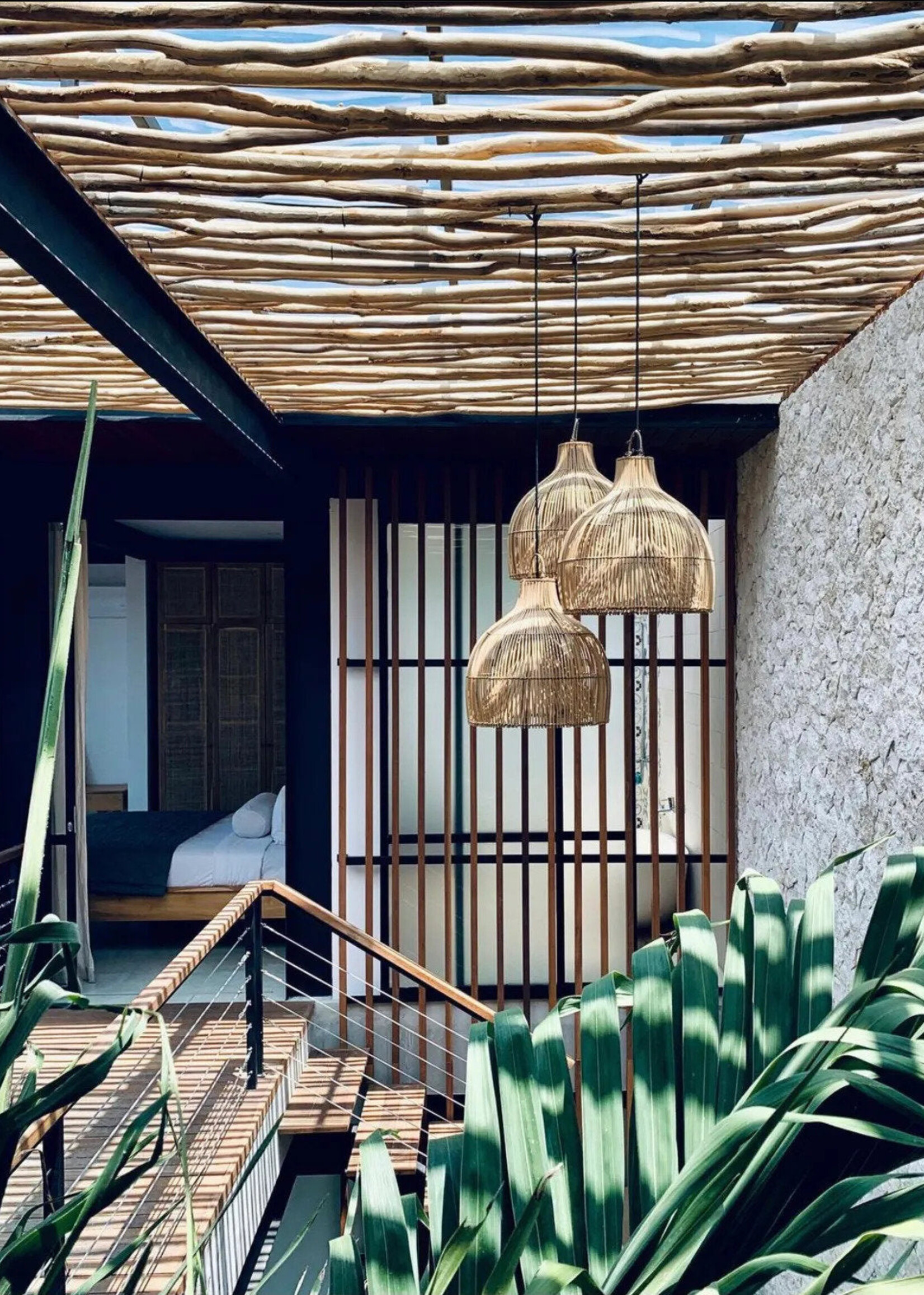 Bazar Bizar Antwerp The Lobster Trap Pendant - Natural - L
