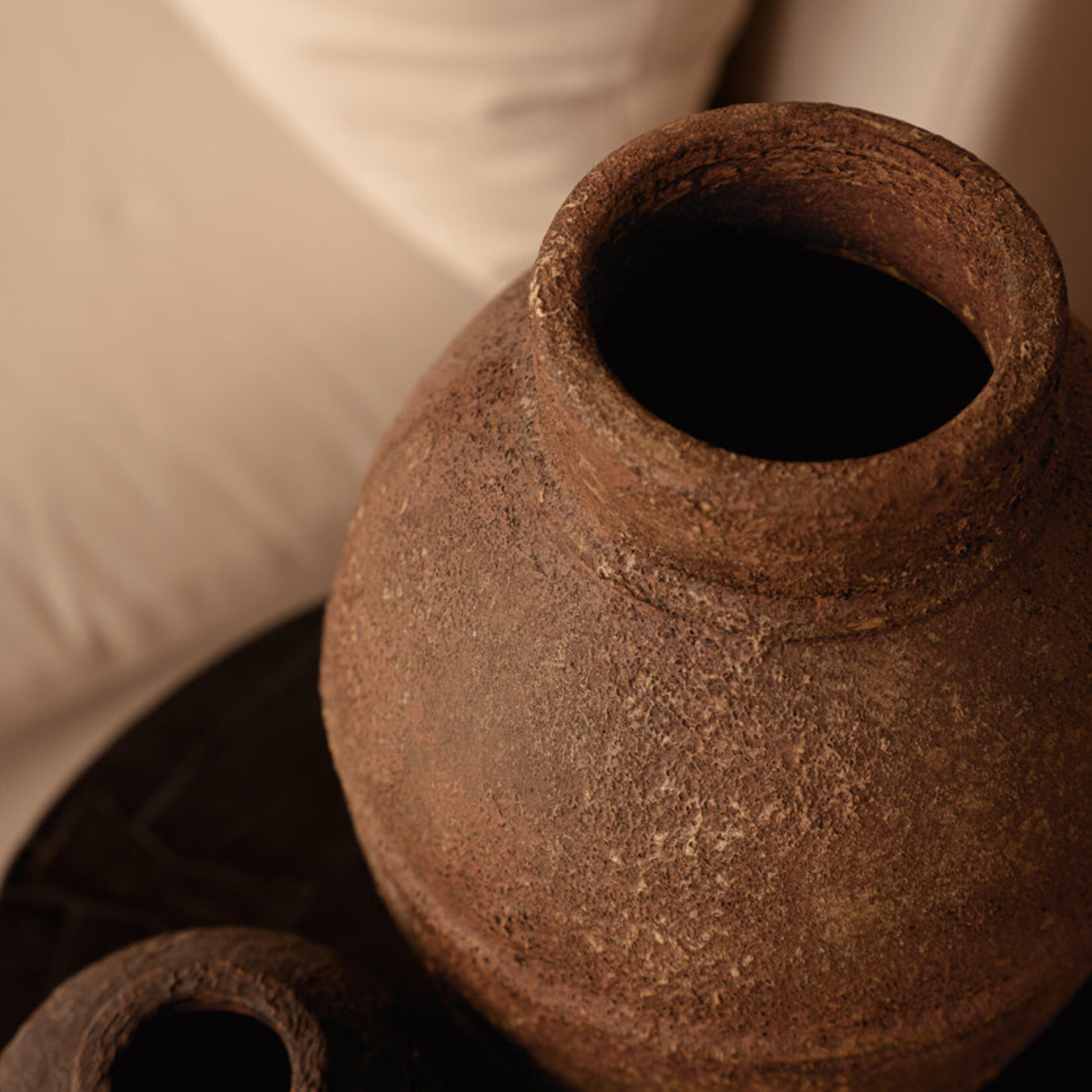 Bazar Bizar Antwerp The Amphora Rustica Vase - Terracotta - L
