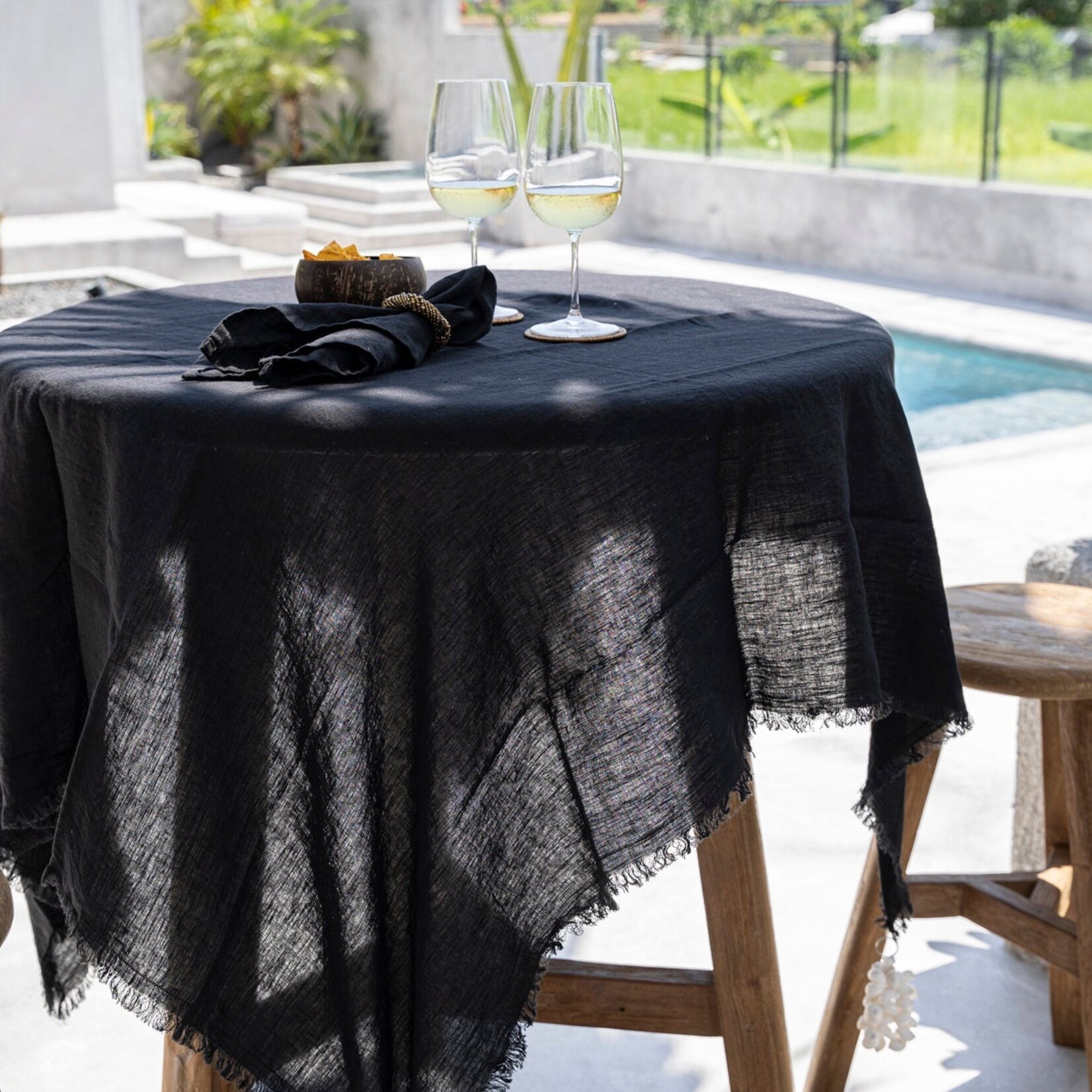 Bazar Bizar Antwerp The Linen Tablecloth - Black - 150x200