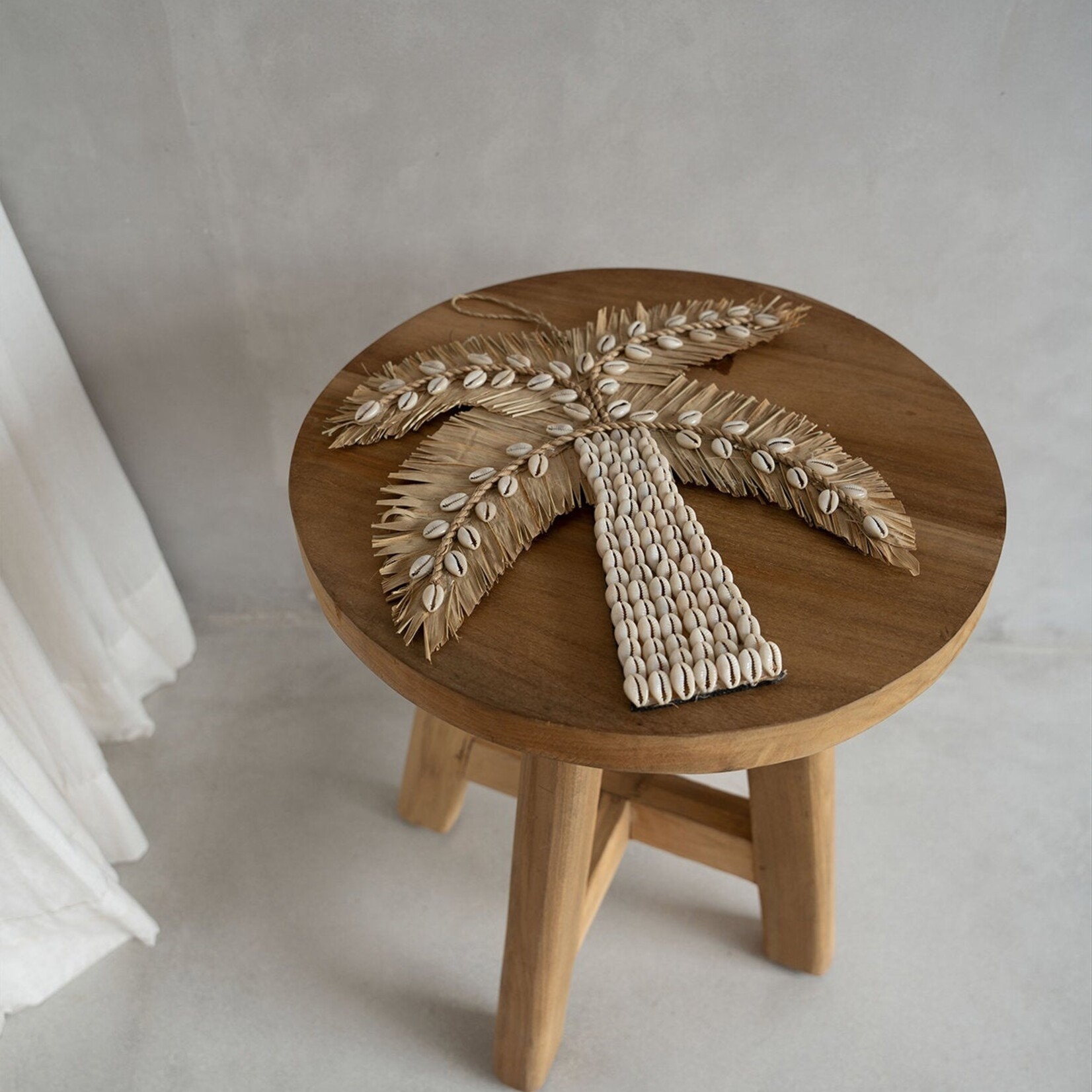 Bazar Bizar Antwerp The Atziri Stool - Natural