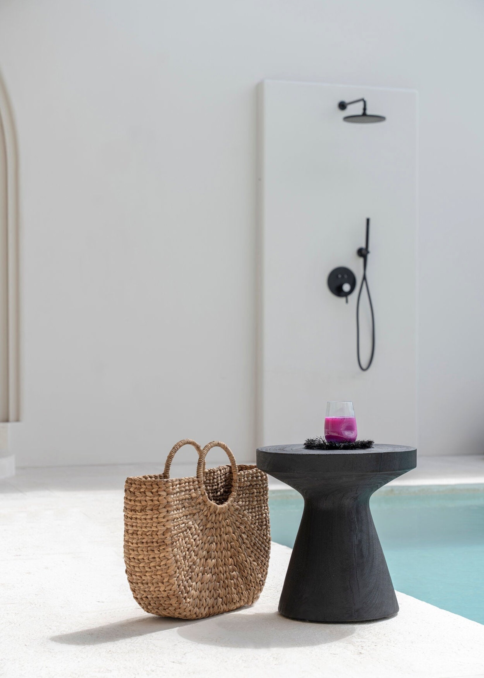 Bazar Bizar Antwerp The Gravity Side Table - Black