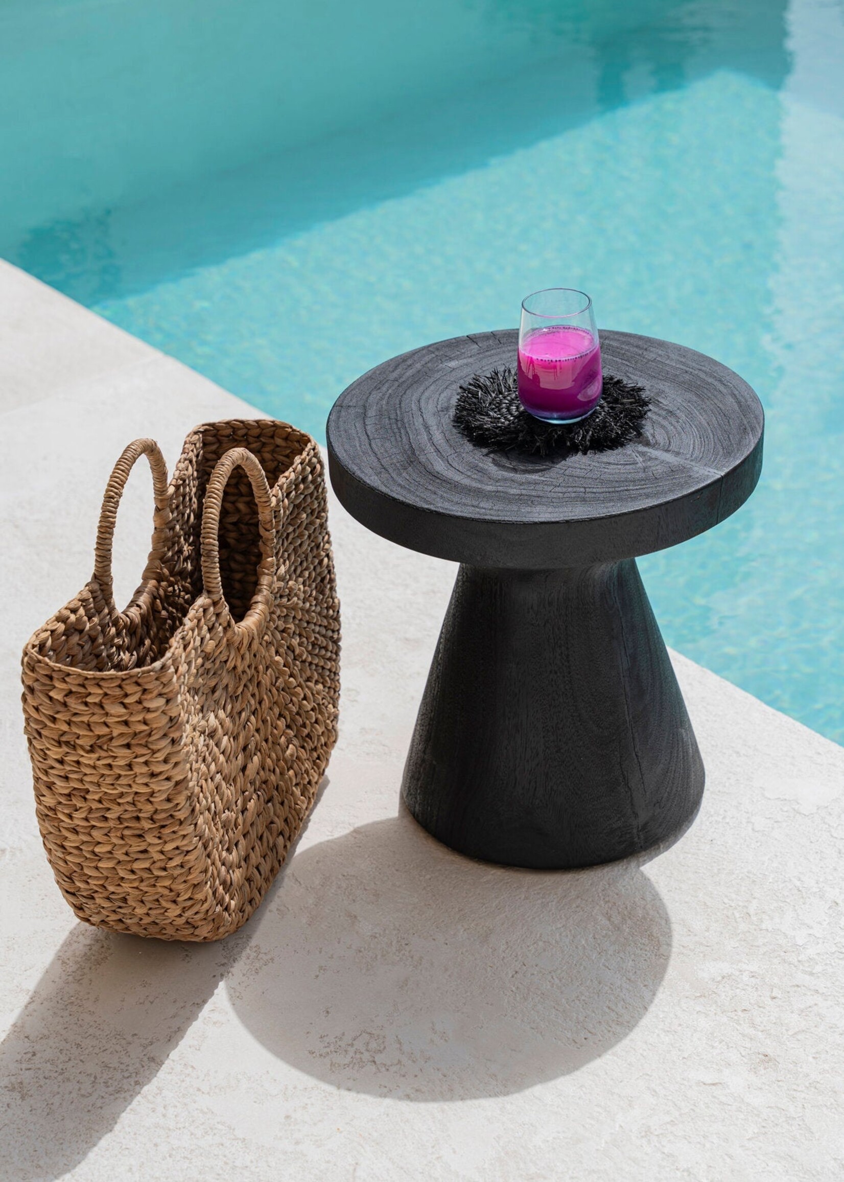 Bazar Bizar Antwerp The Gravity Side Table - Black