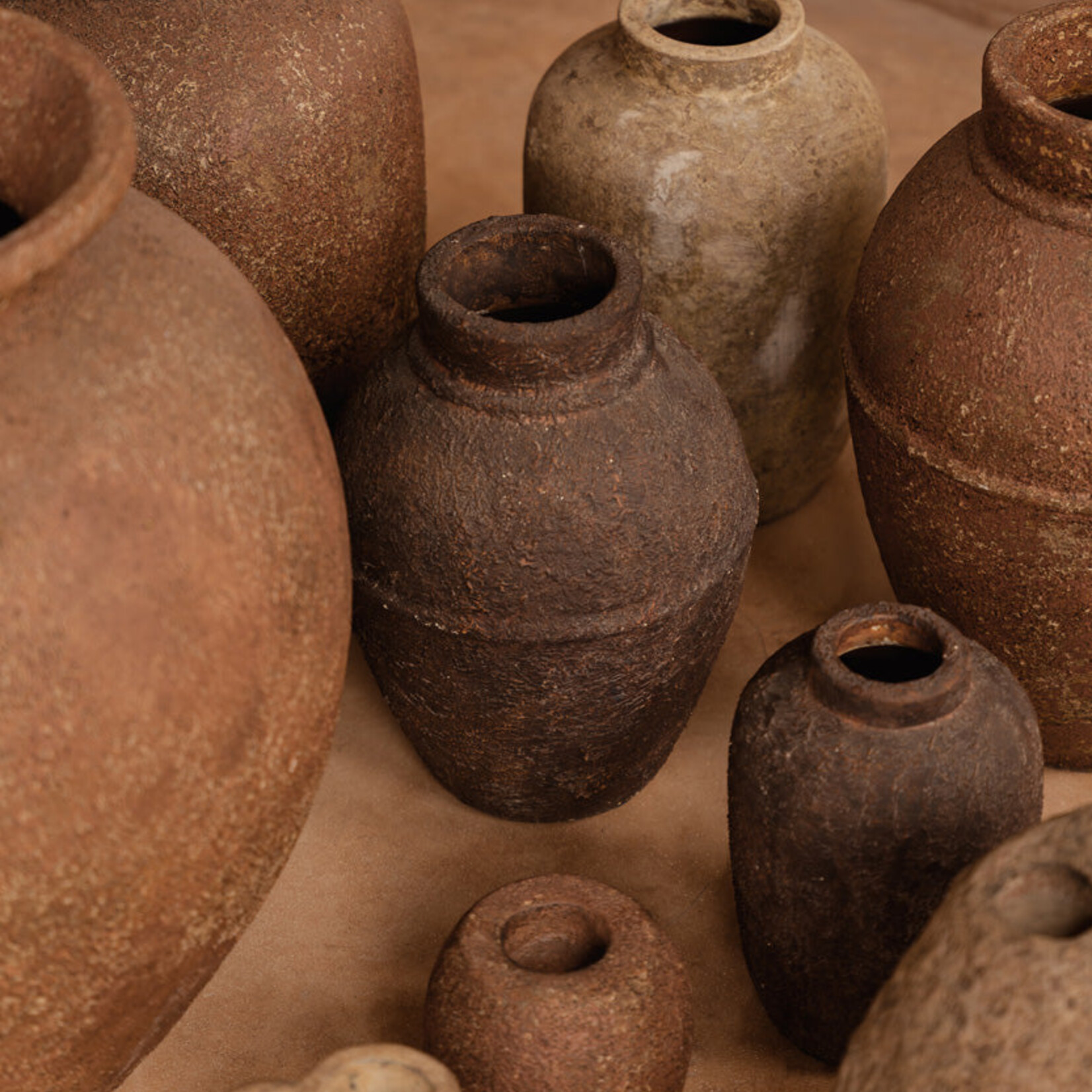 Bazar Bizar Antwerp The Clay Echo Vase - Cream - M