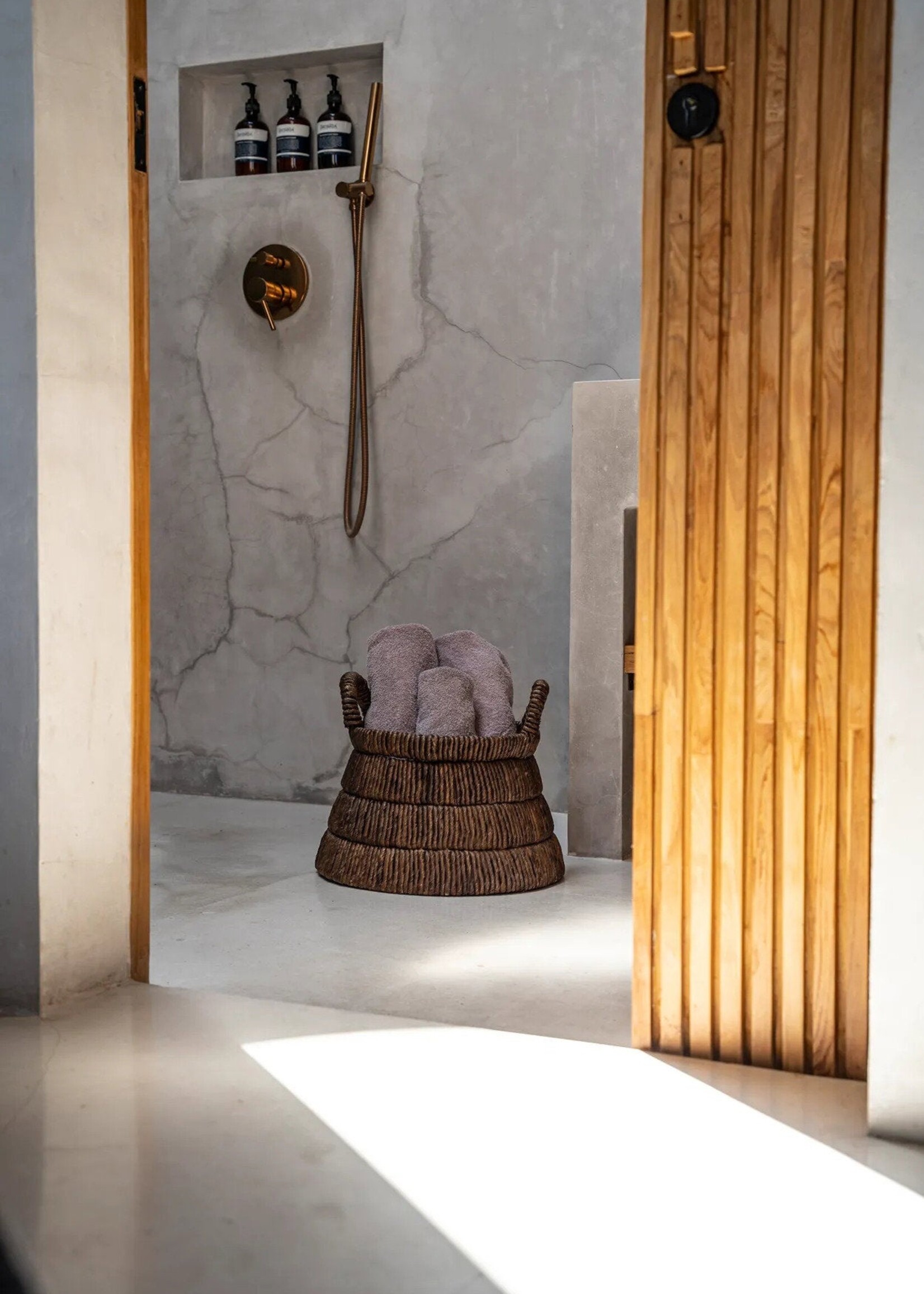 Bazar Bizar Antwerp The Chisomo Basket