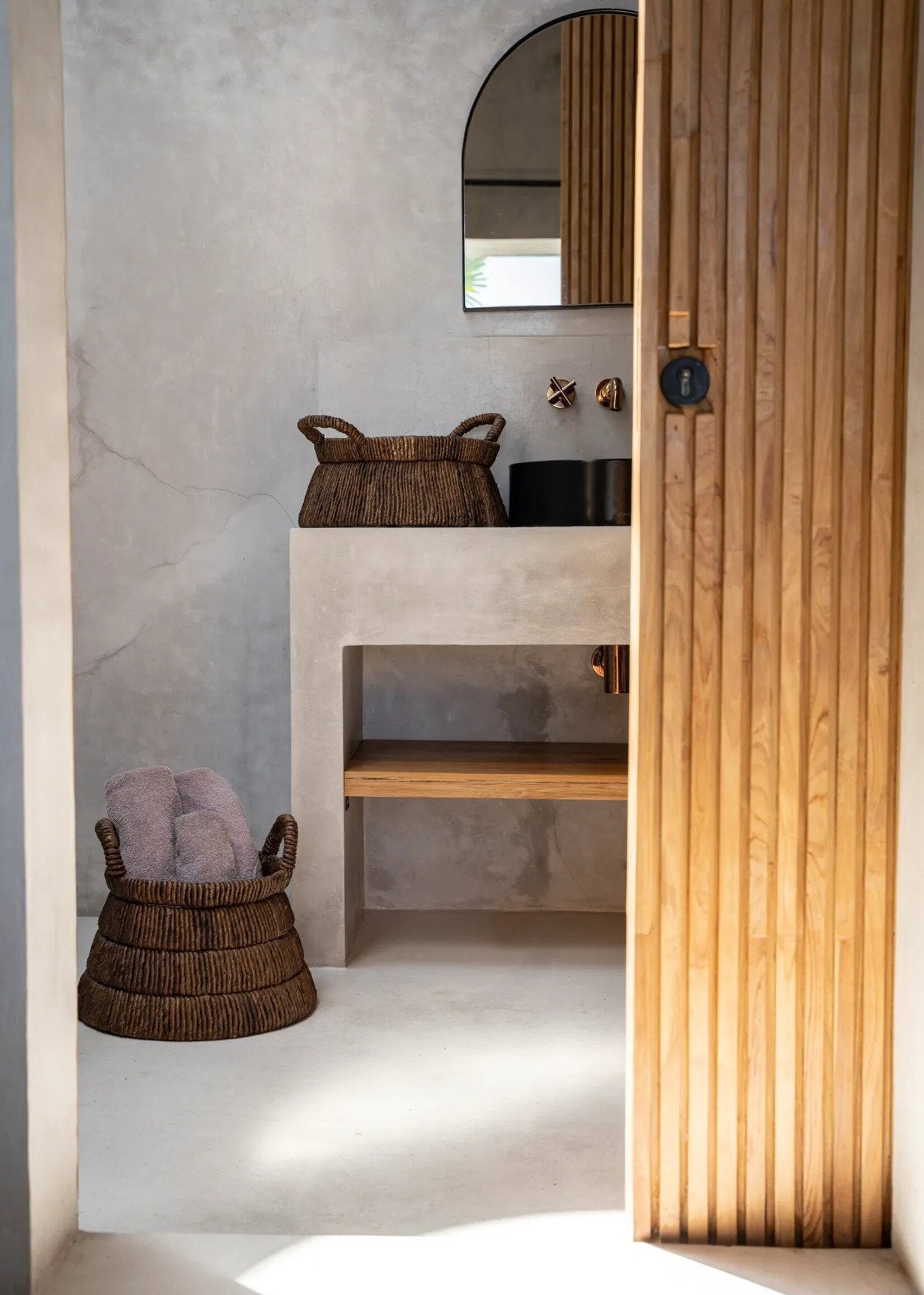 Bazar Bizar Antwerp The Chisomo Basket