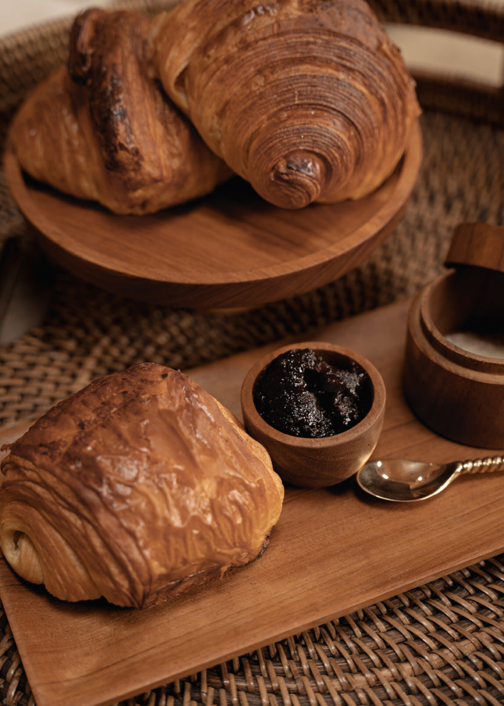 Bazar Bizar Antwerp The Teak Root Cake Dish - M