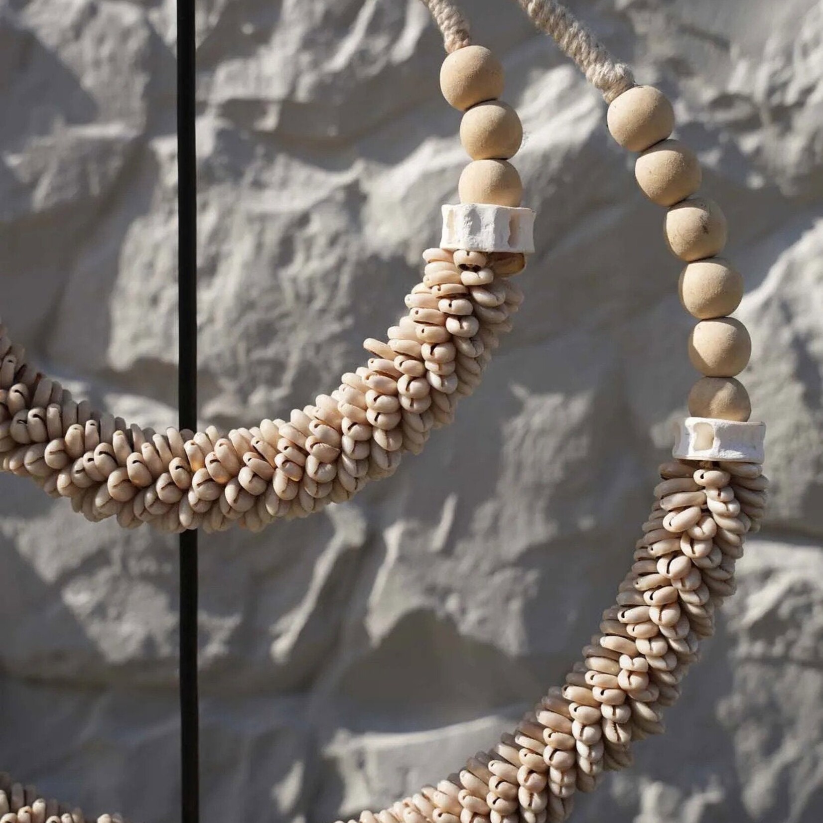 Bazar Bizar Antwerp The Double Shell Necklace On Stand - Natural