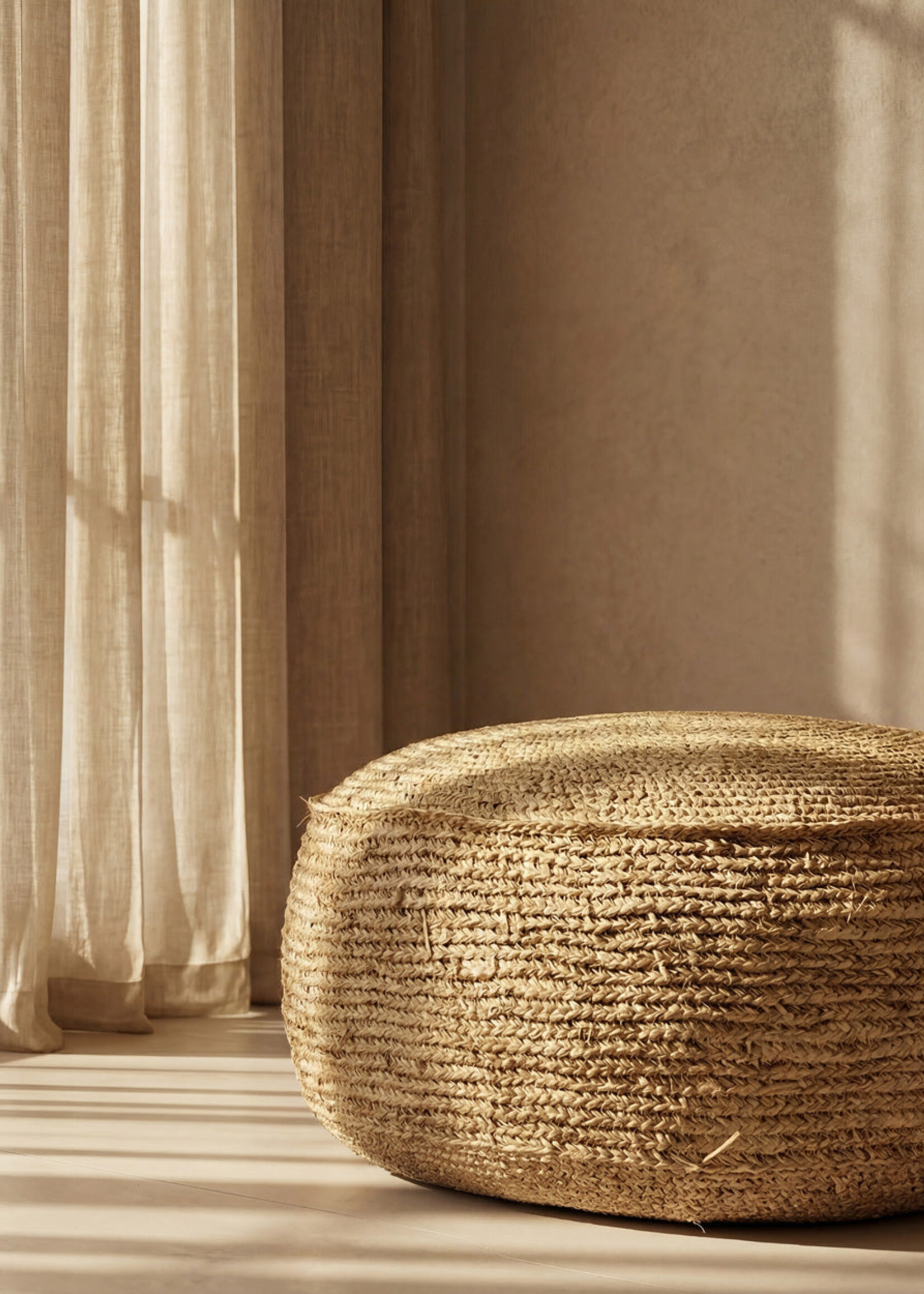 Bazar Bizar Antwerp The Raffia Flores Pouffe - Natural