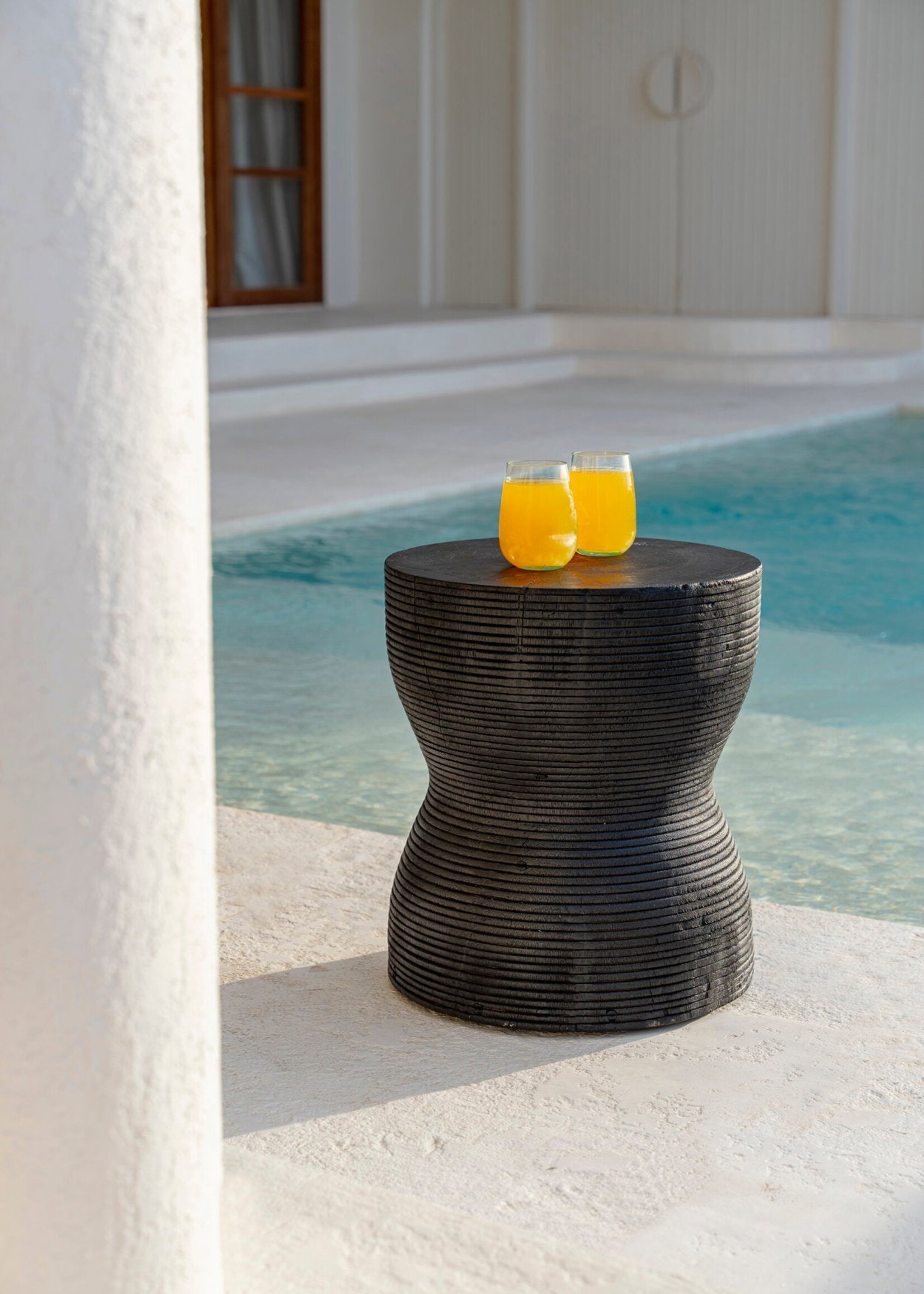 Bazar Bizar Antwerp The Kotoran Stool - Black