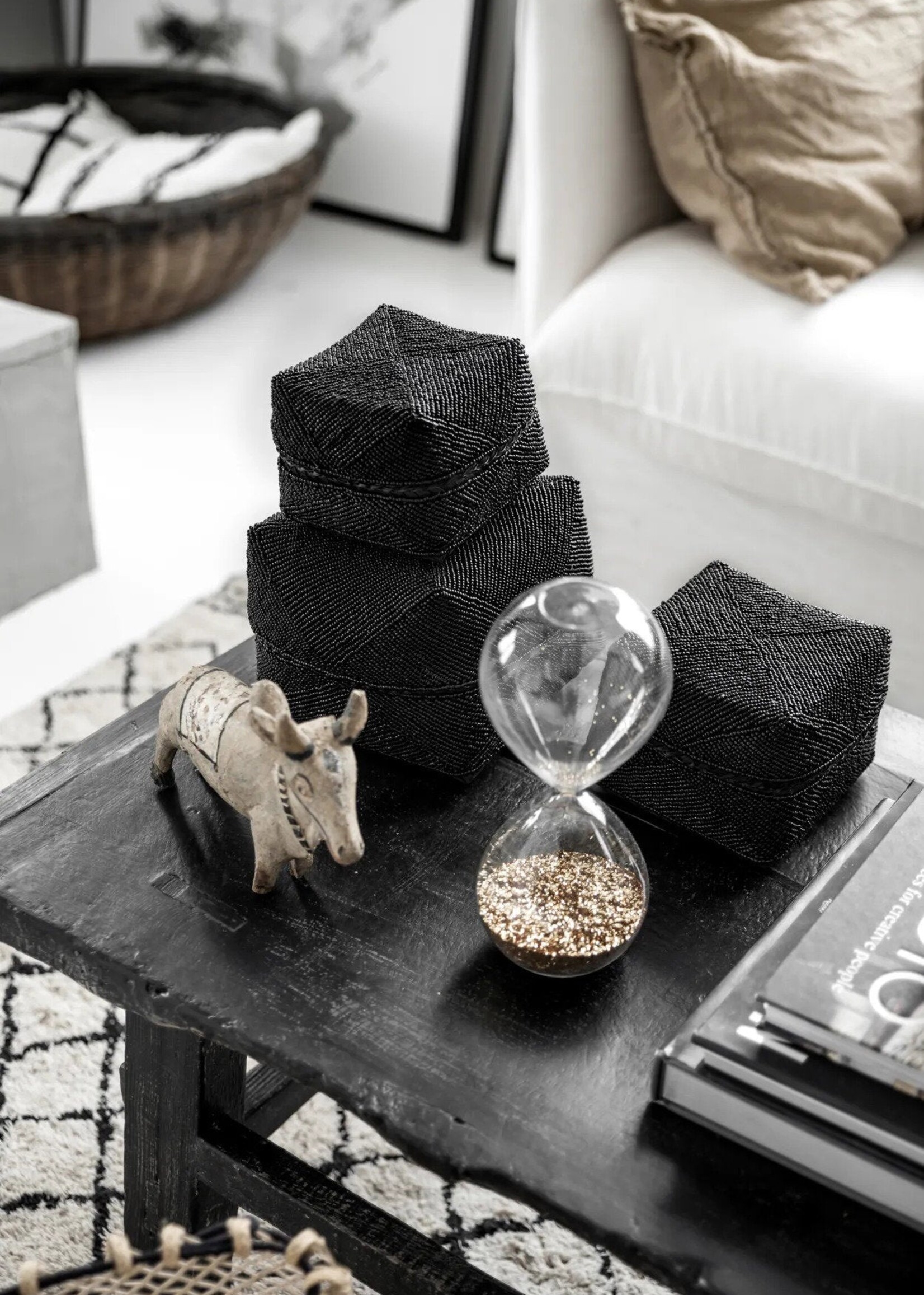 Bazar Bizar Antwerp The Beaded Basket - Black - S