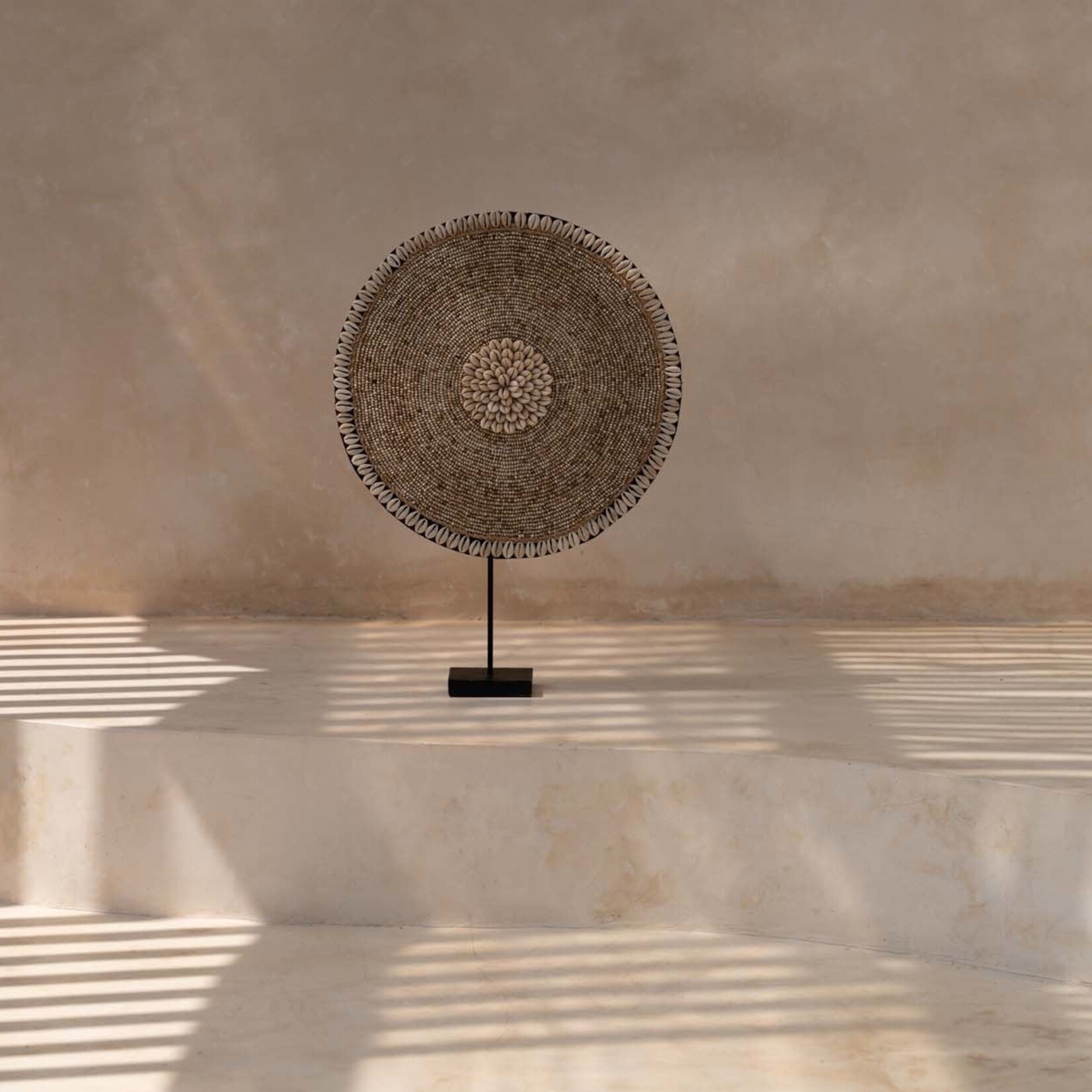 Bazar Bizar Antwerp The Shell Guadeloupe on Stand - Natural White