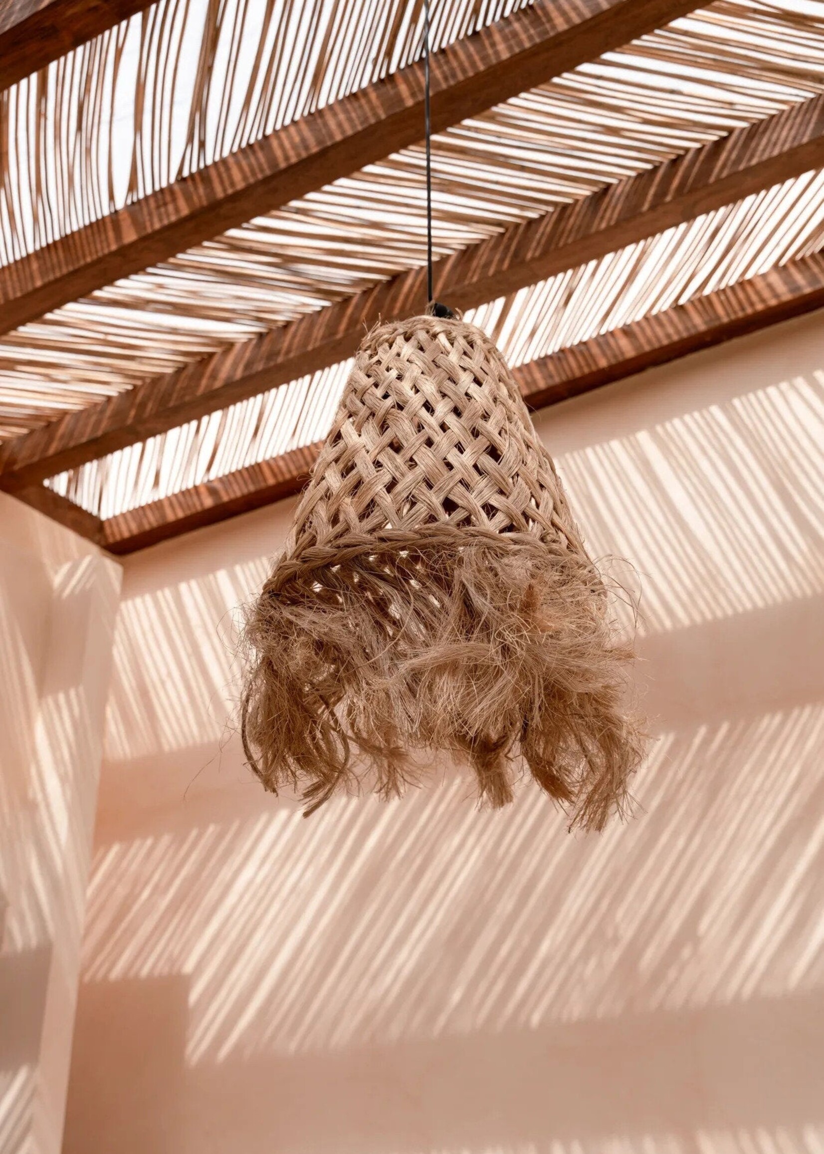 Bazar Bizar Antwerp The Abaca Jelly Fish Pendant - Natural - M