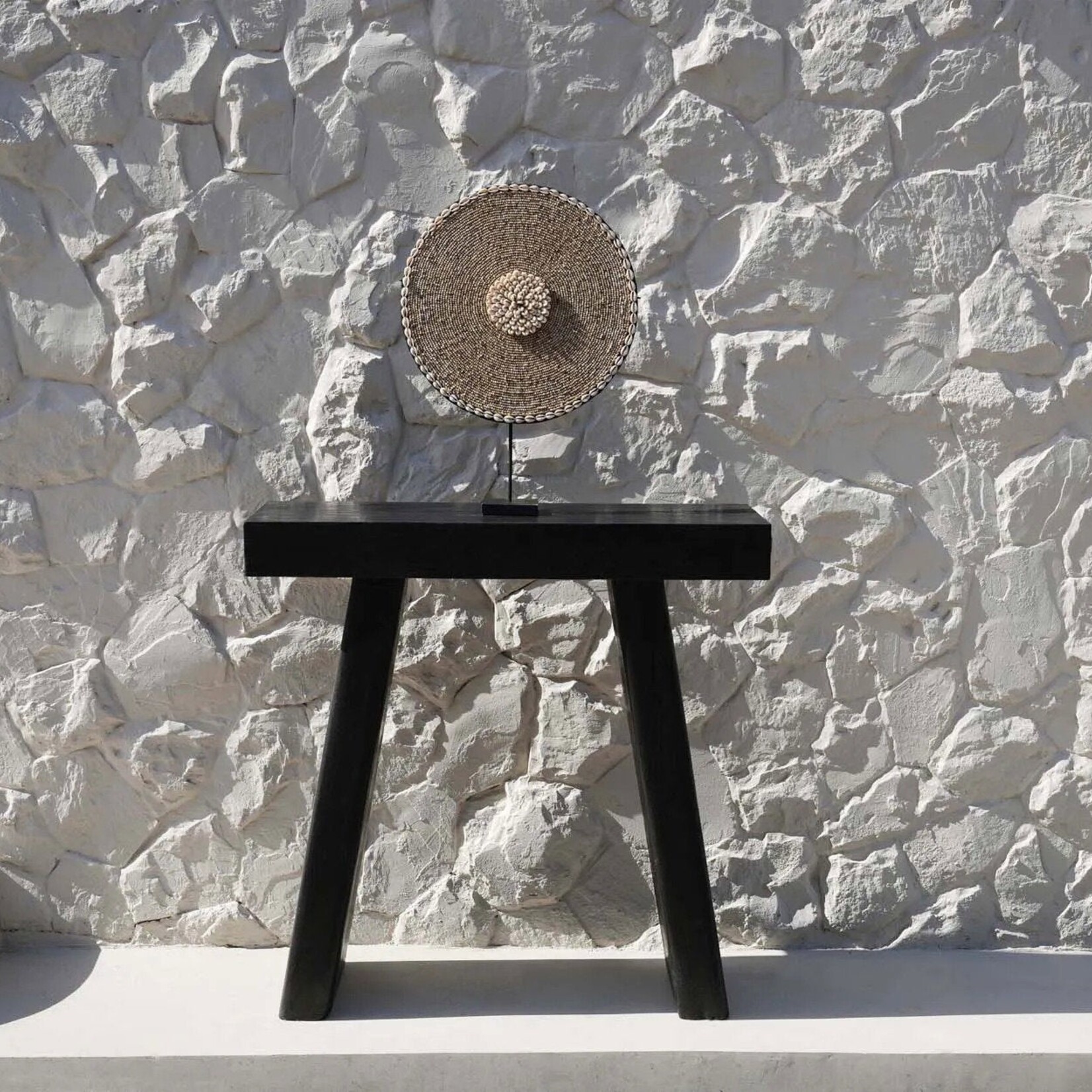 Bazar Bizar Antwerp The Shell Guadeloupe on Stand - Natural White