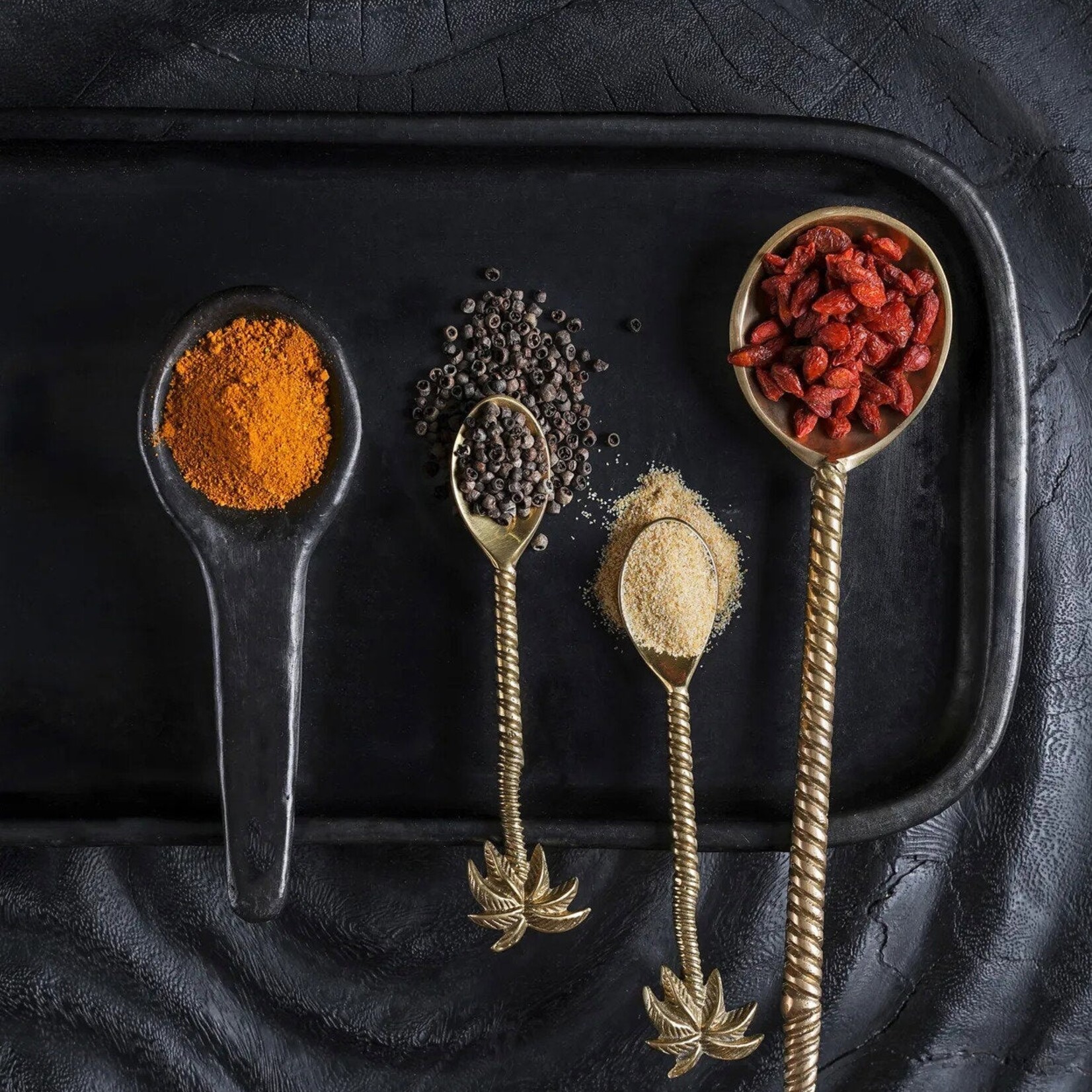 Bazar Bizar Antwerp The Palm Tree Salad Spoon - Gold