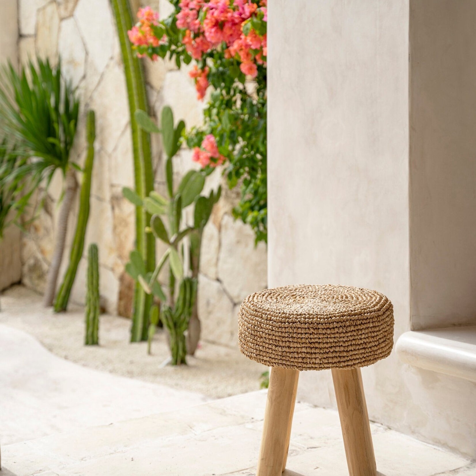 Bazar Bizar Antwerp The Raffia Stool - Natural