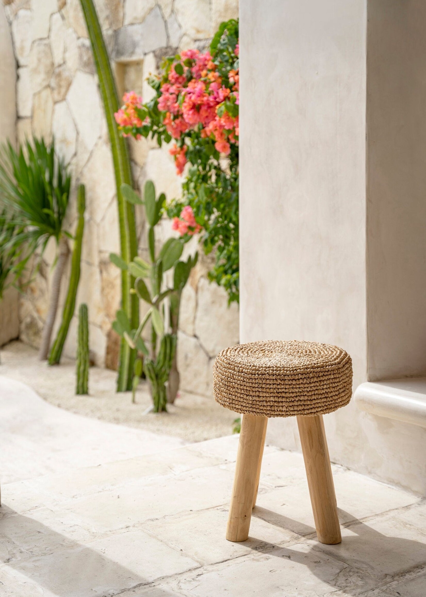 Bazar Bizar Antwerp The Raffia Stool - Natural