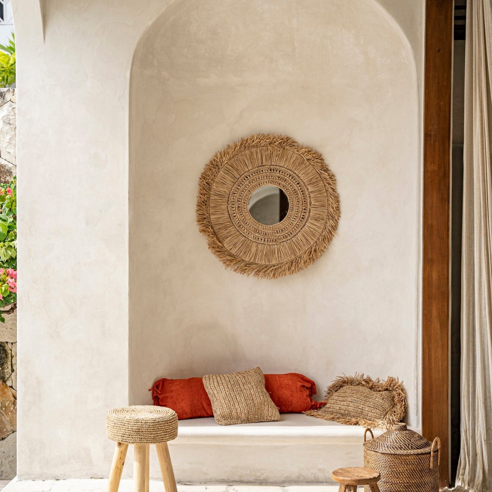 Bazar Bizar Antwerp The Raffia Stool - Natural