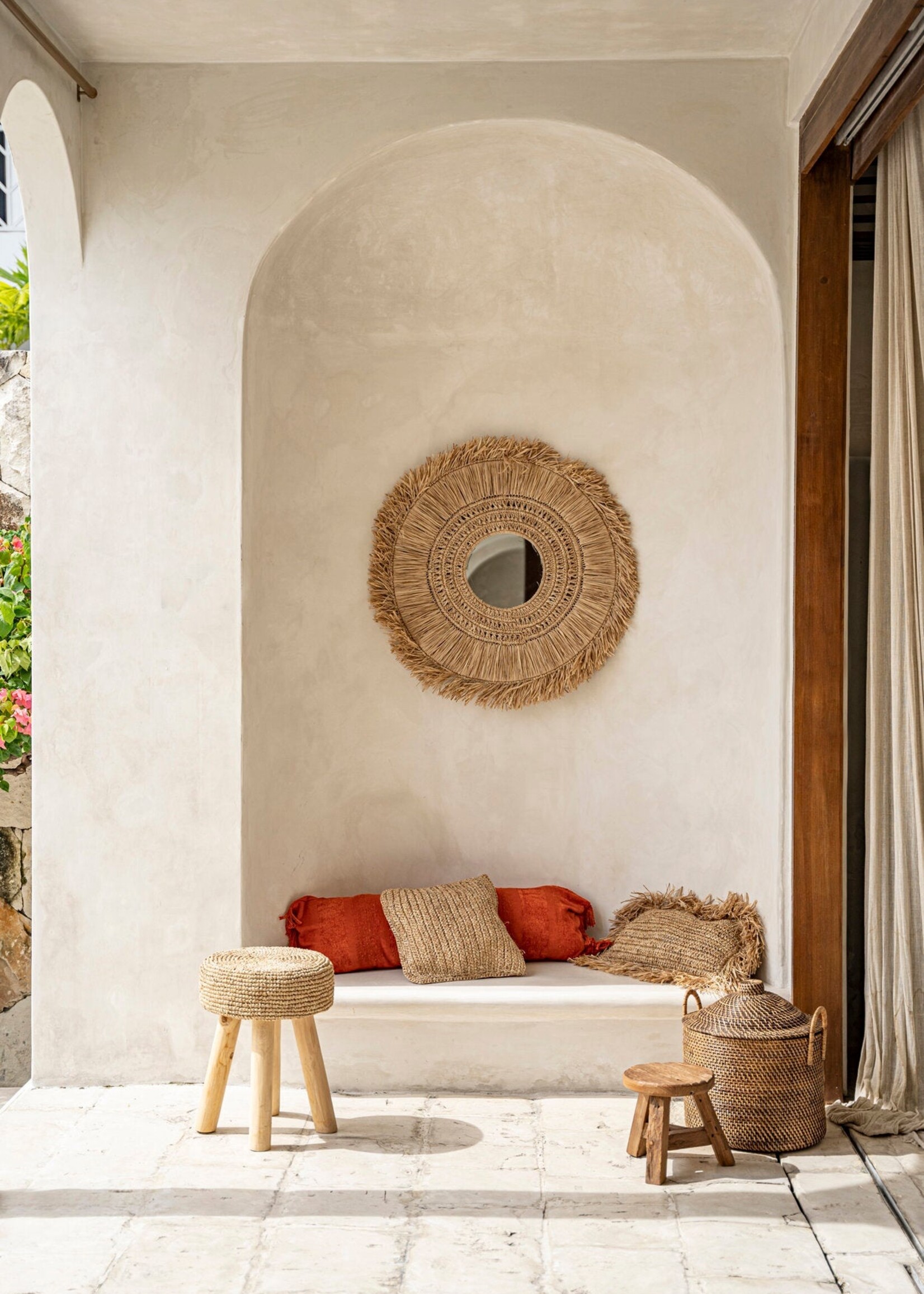 Bazar Bizar Antwerp The Raffia Stool - Natural