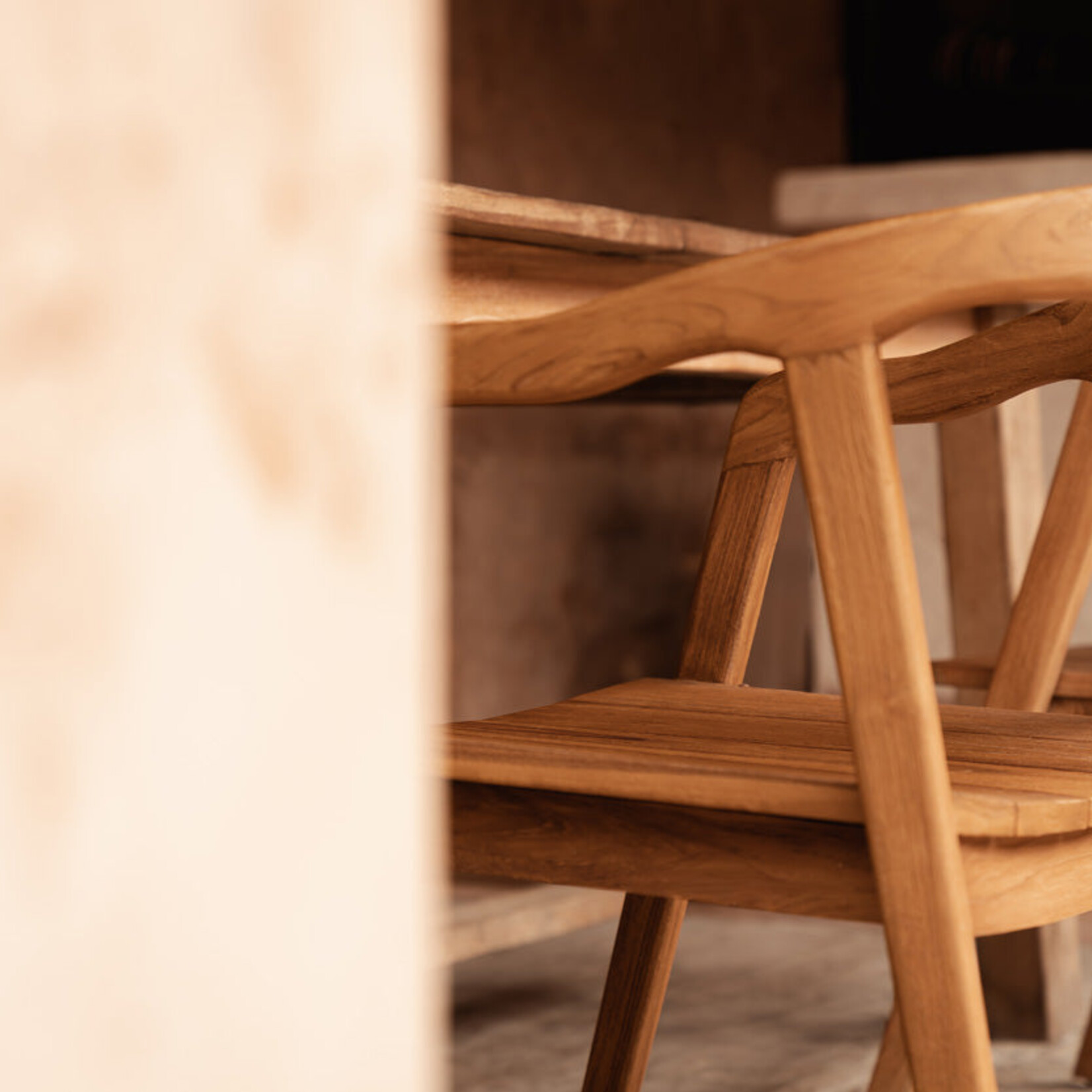 Bazar Bizar Antwerp The Nihi Oka Dining Chair - Outdoor