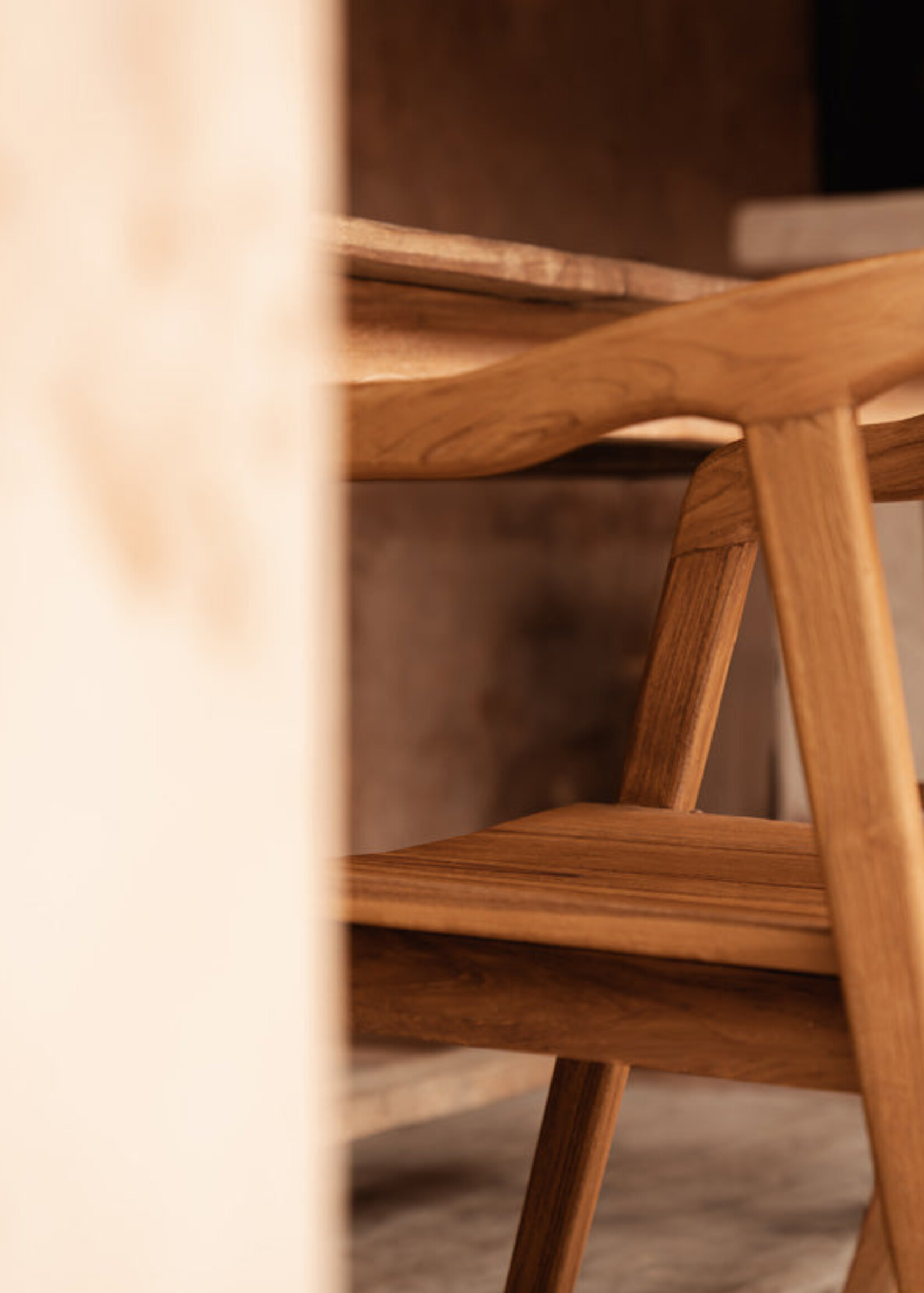 Bazar Bizar Antwerp The Nihi Oka Dining Chair - Outdoor