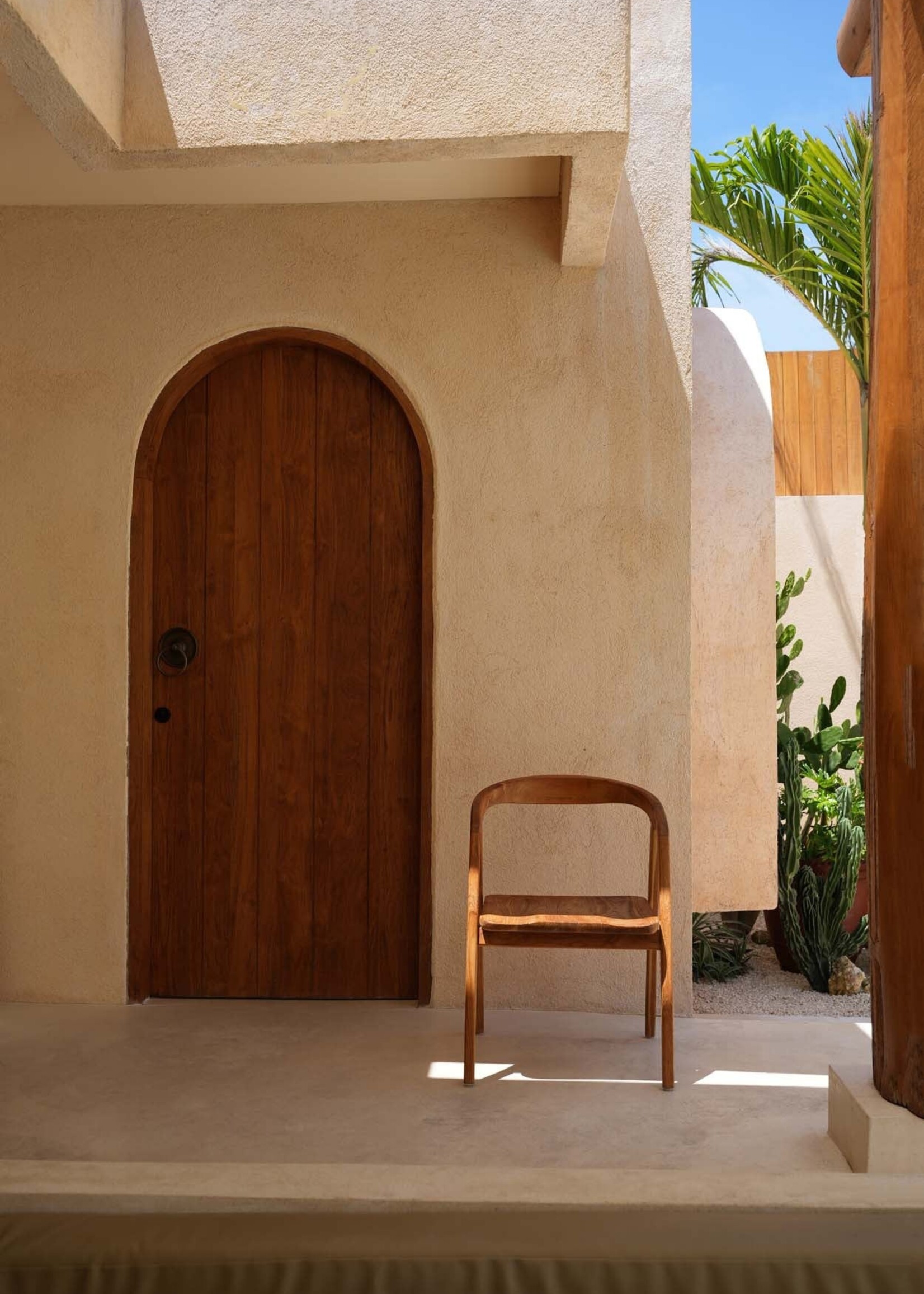 Bazar Bizar Antwerp The Nihi Oka Dining Chair - Outdoor