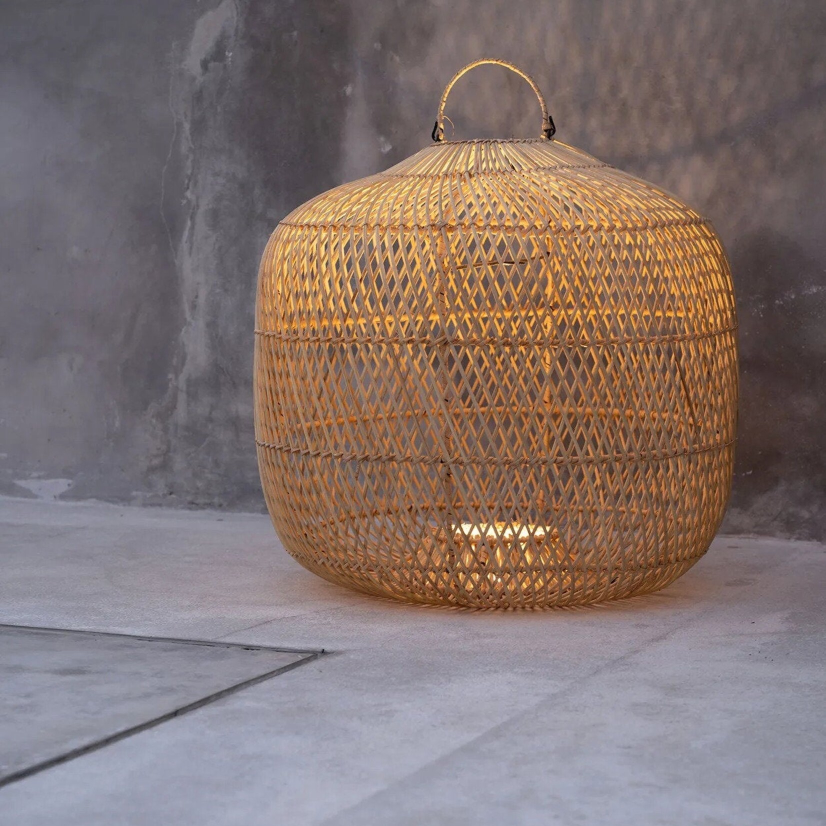 Bazar Bizar Antwerp The Batu Bolong Pendant - Natural - M