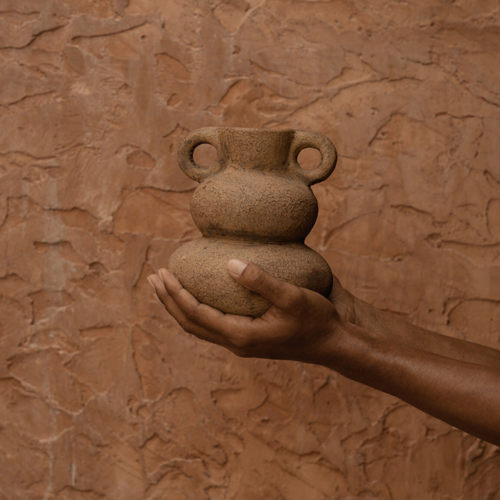 Bazar Bizar Antwerp The Earthen Balance Vase - Sand - S