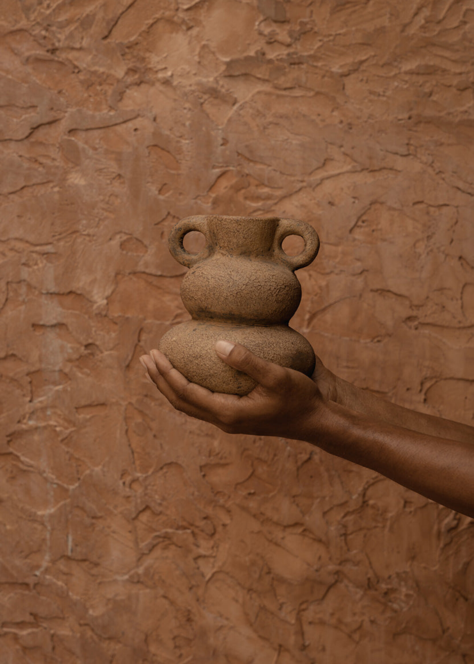 Bazar Bizar Antwerp The Earthen Balance Vase - Sand - S