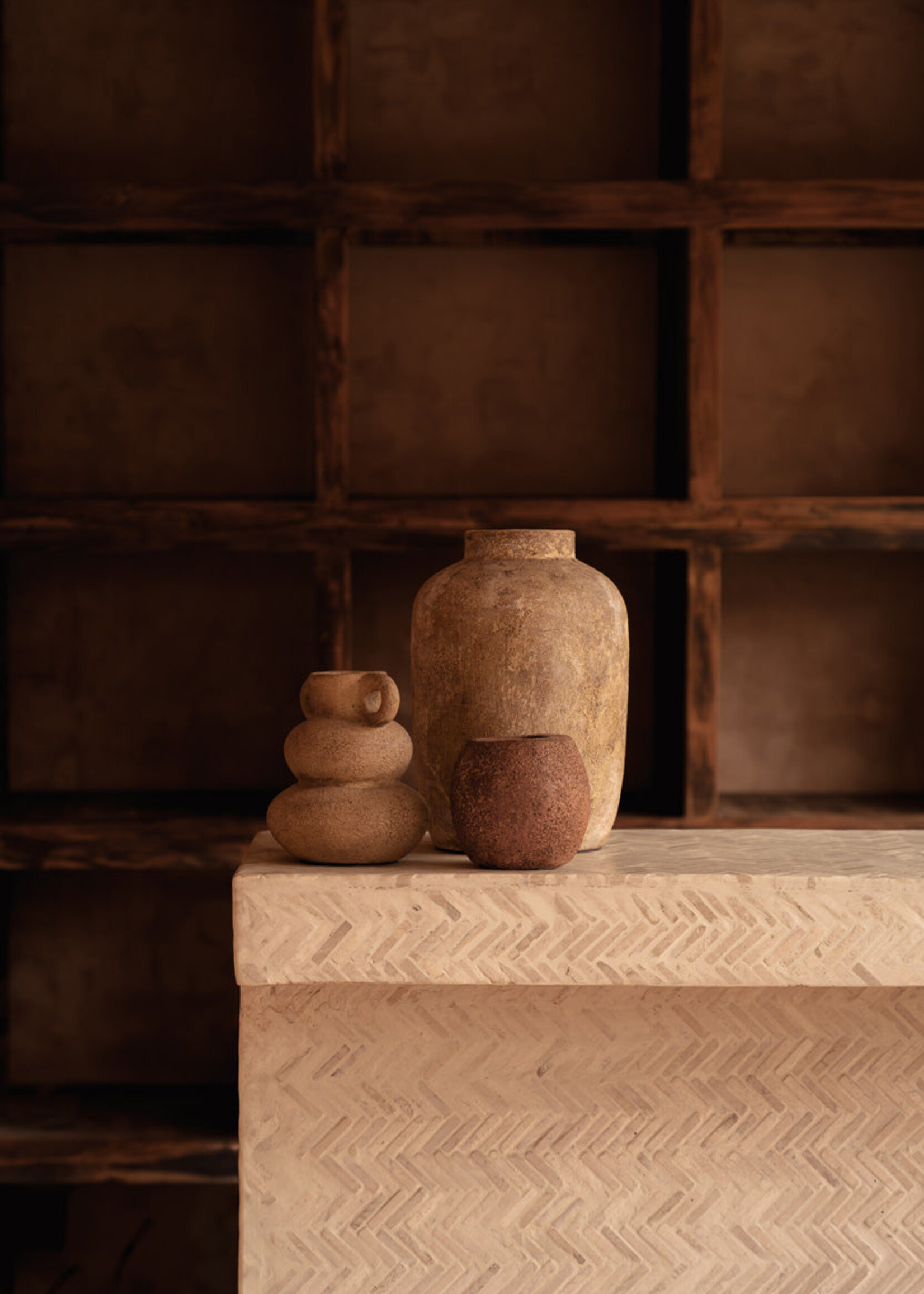 Bazar Bizar Antwerp The Earthen Balance Vase - Sand - S