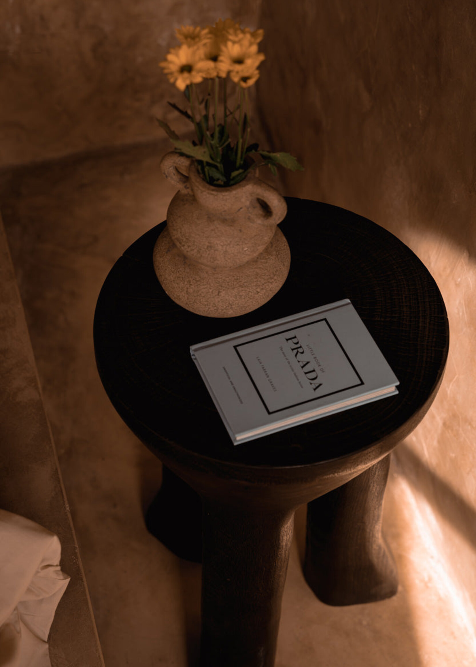 Bazar Bizar Antwerp The Earthen Balance Vase - Sand - S