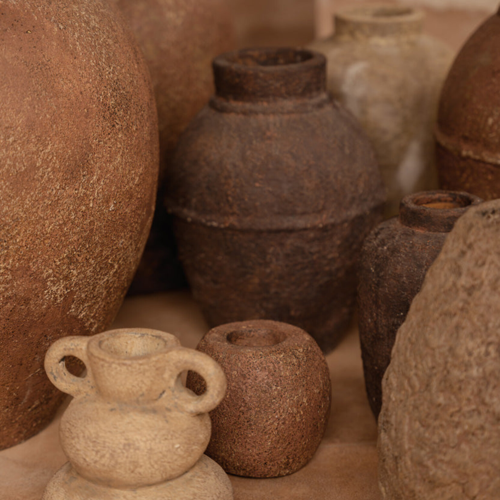 Bazar Bizar Antwerp The Earthen Balance Vase - Sand - S