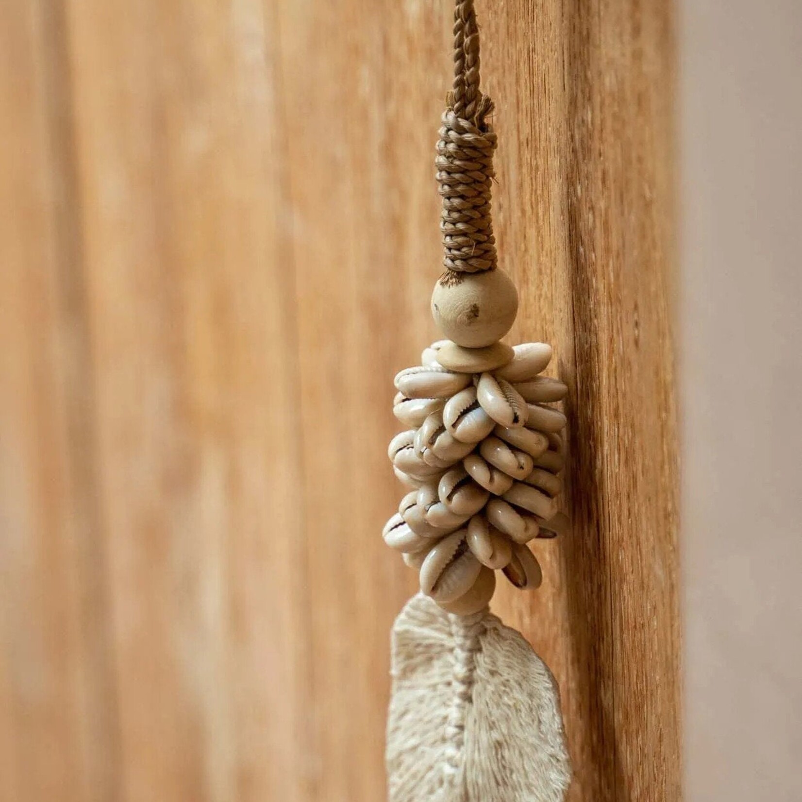 Bazar Bizar Antwerp The Leaf & Shell Tassel - Natural