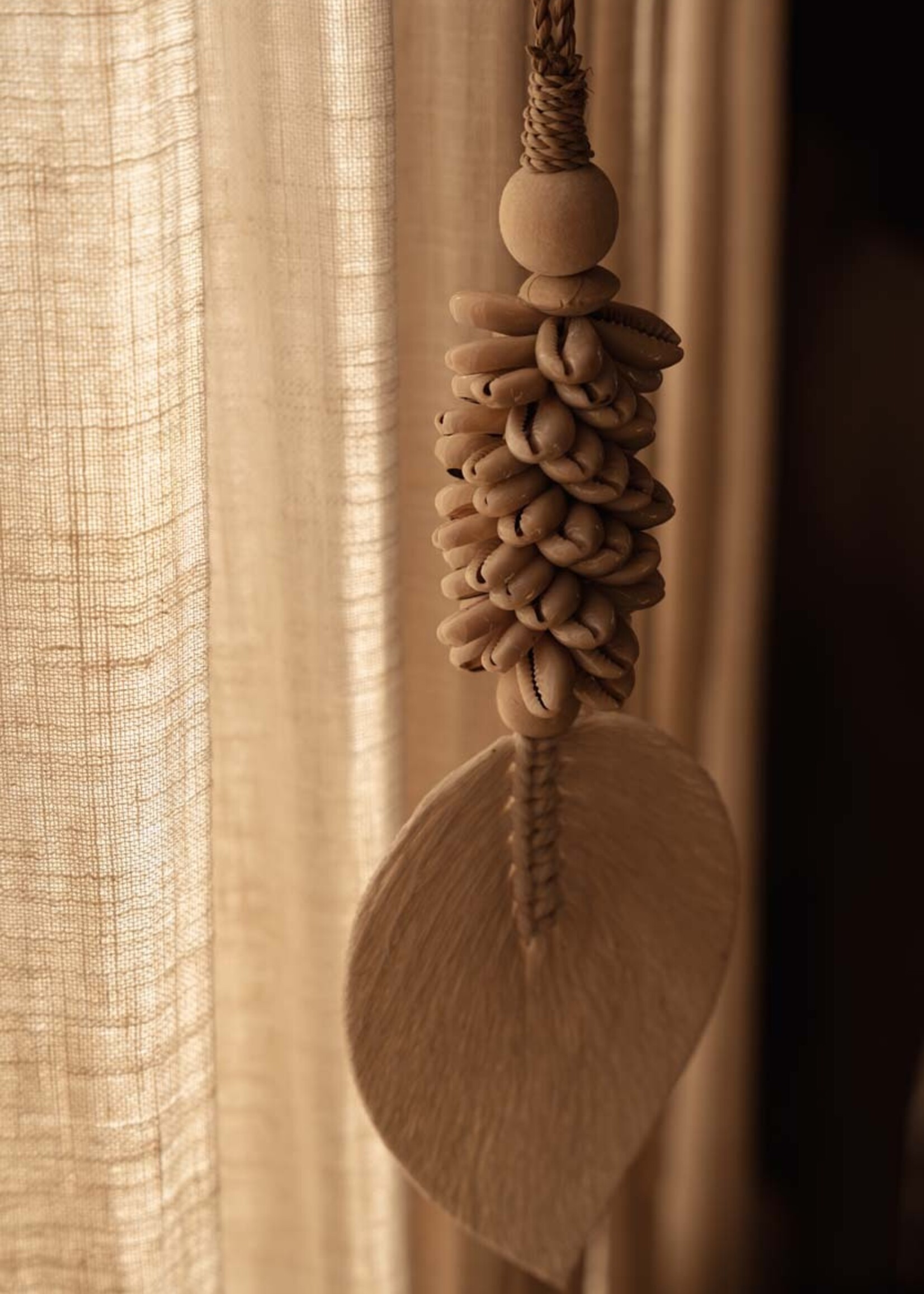 Bazar Bizar Antwerp The Leaf & Shell Tassel - Natural