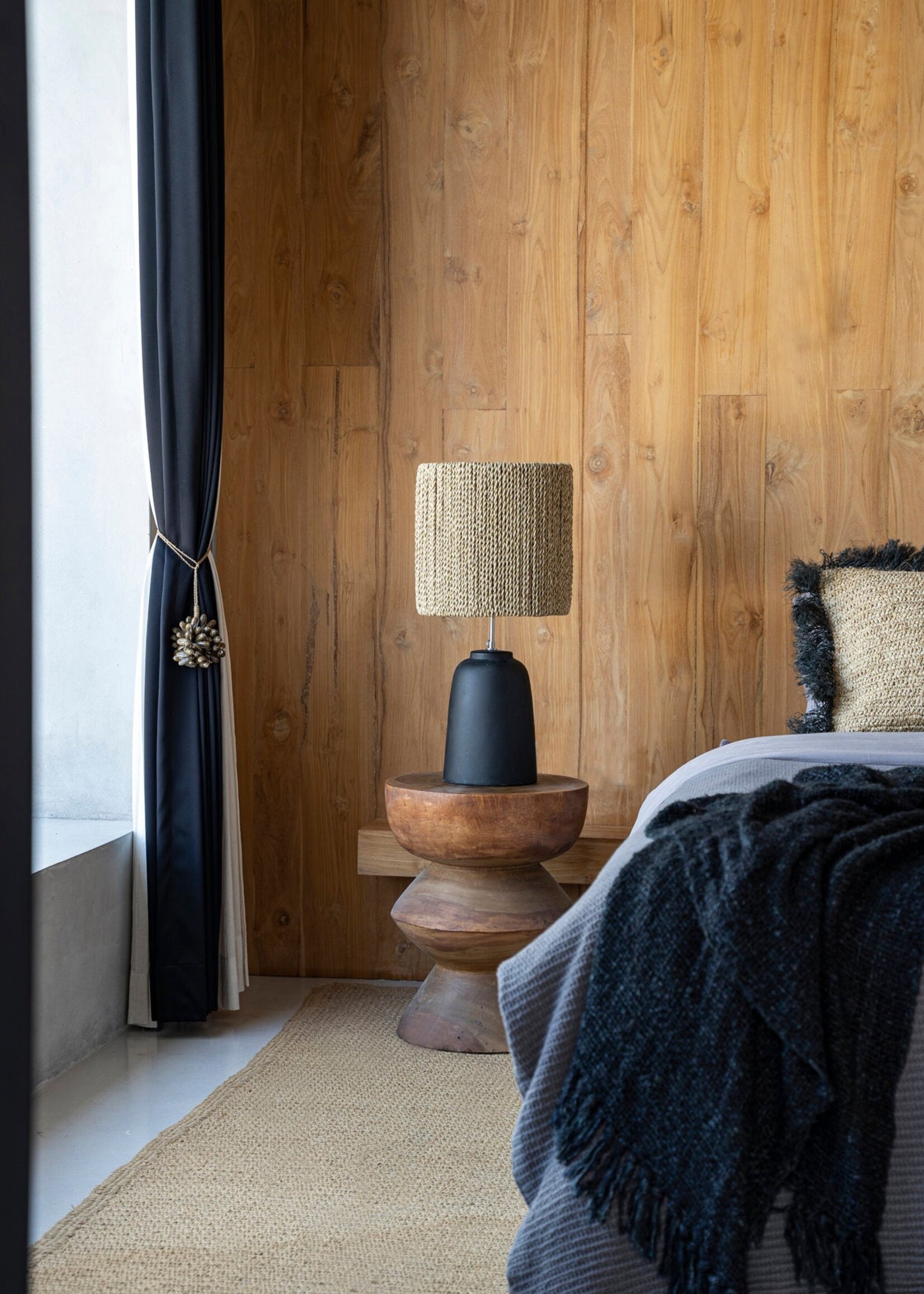 Bazar Bizar Antwerp The Indra Stool - Natural