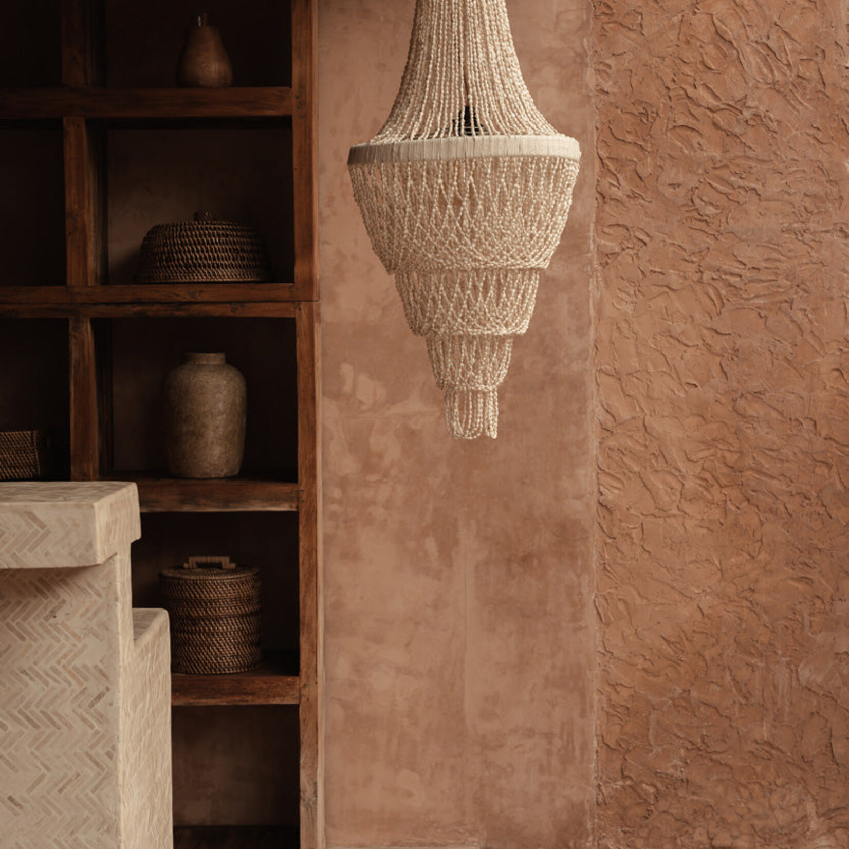 Bazar Bizar Antwerp The Ocean Tower Shell Chandelier - Natural - L