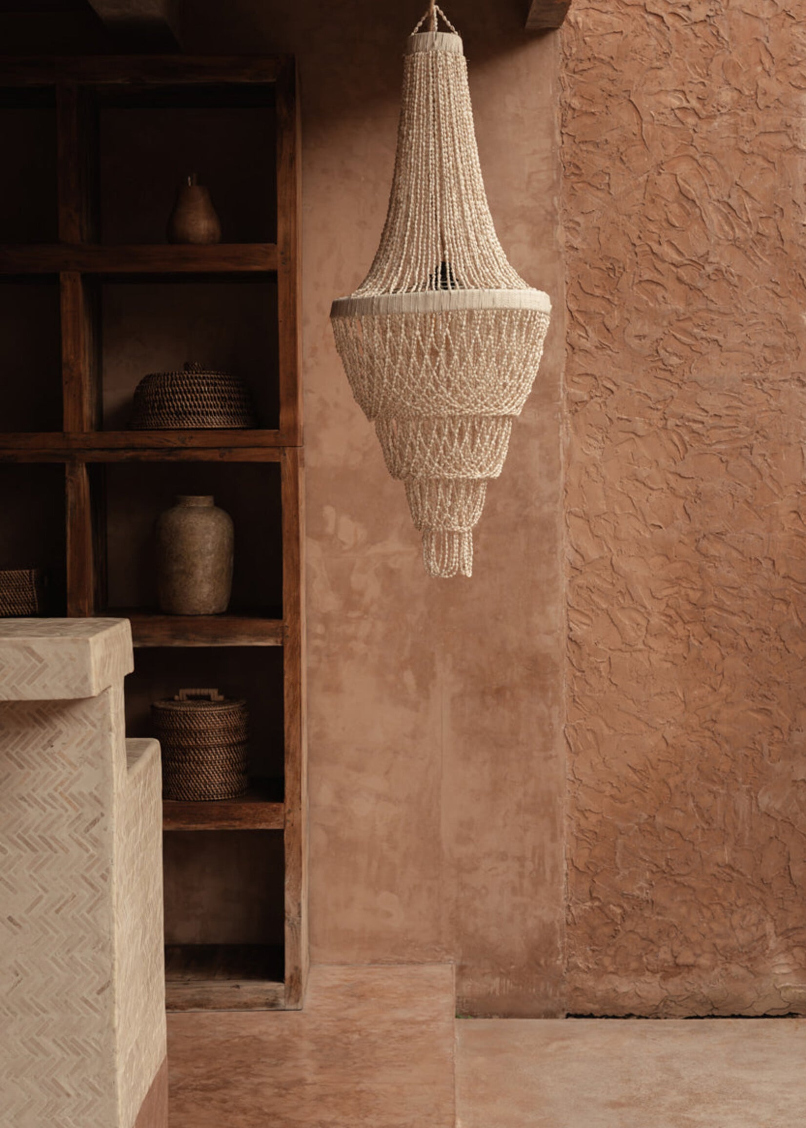 Bazar Bizar Antwerp The Ocean Tower Shell Chandelier - Natural - L