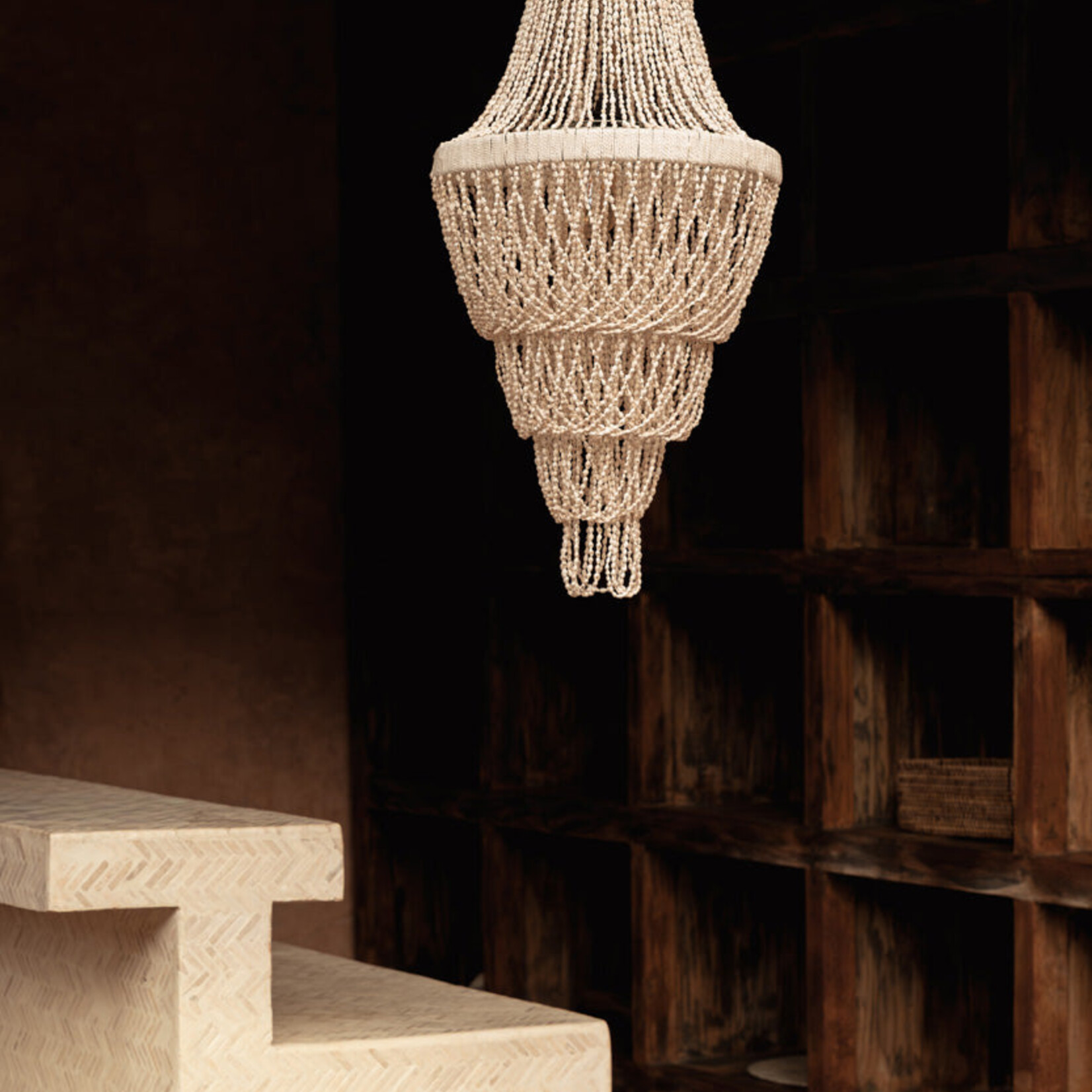 Bazar Bizar Antwerp The Ocean Tower Shell Chandelier - Natural - L
