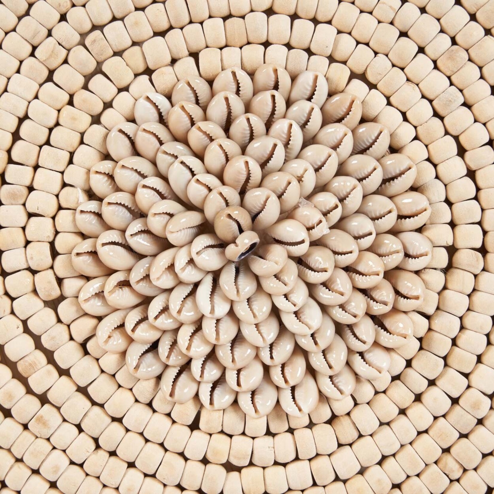 Bazar Bizar Antwerp The Shell Martinique on Stand - Natural White