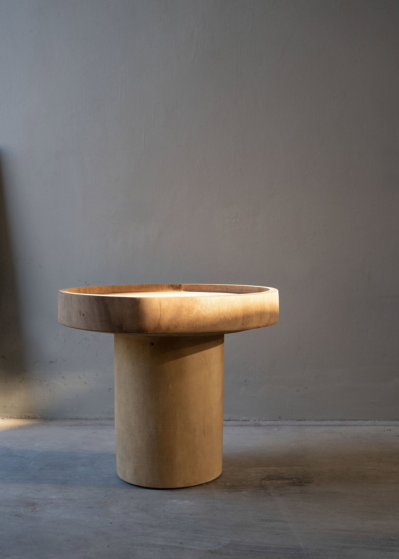 Bazar Bizar Antwerp The Chimborazo Side Table - Natural