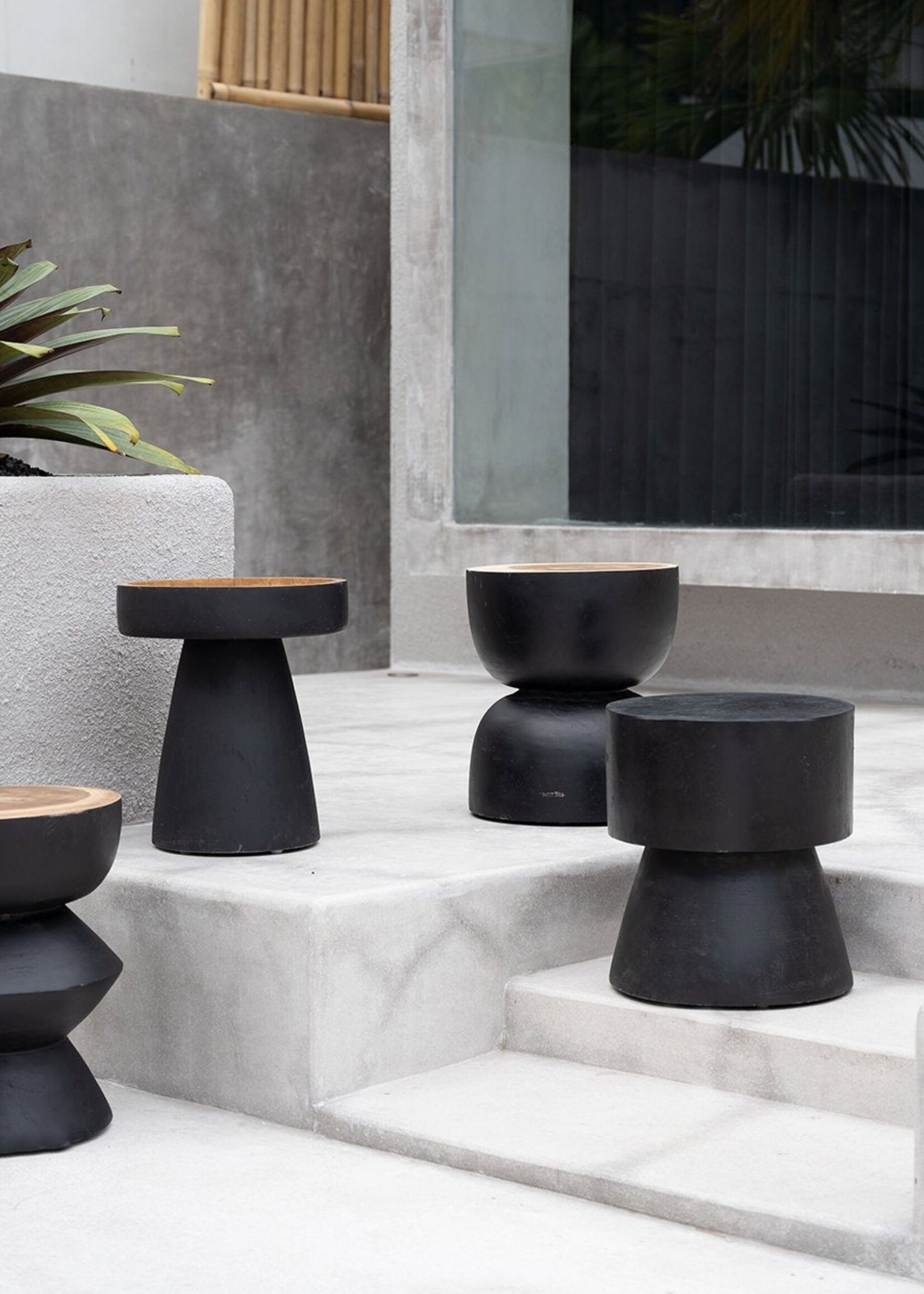 Bazar Bizar Antwerp The Warmi Stool - Black