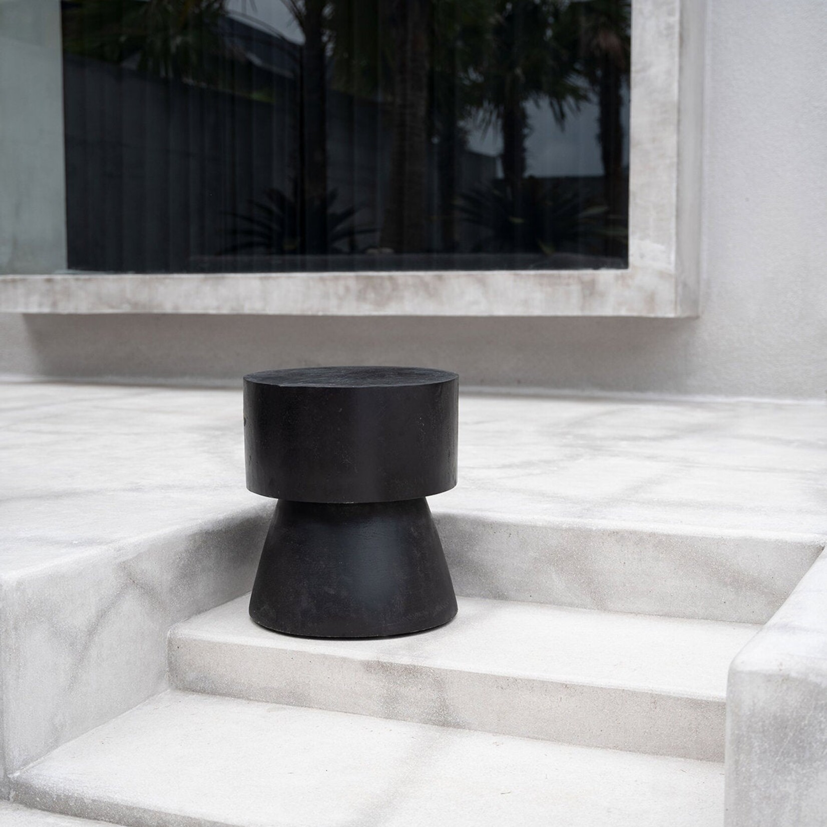 Bazar Bizar Antwerp The Warmi Stool - Black