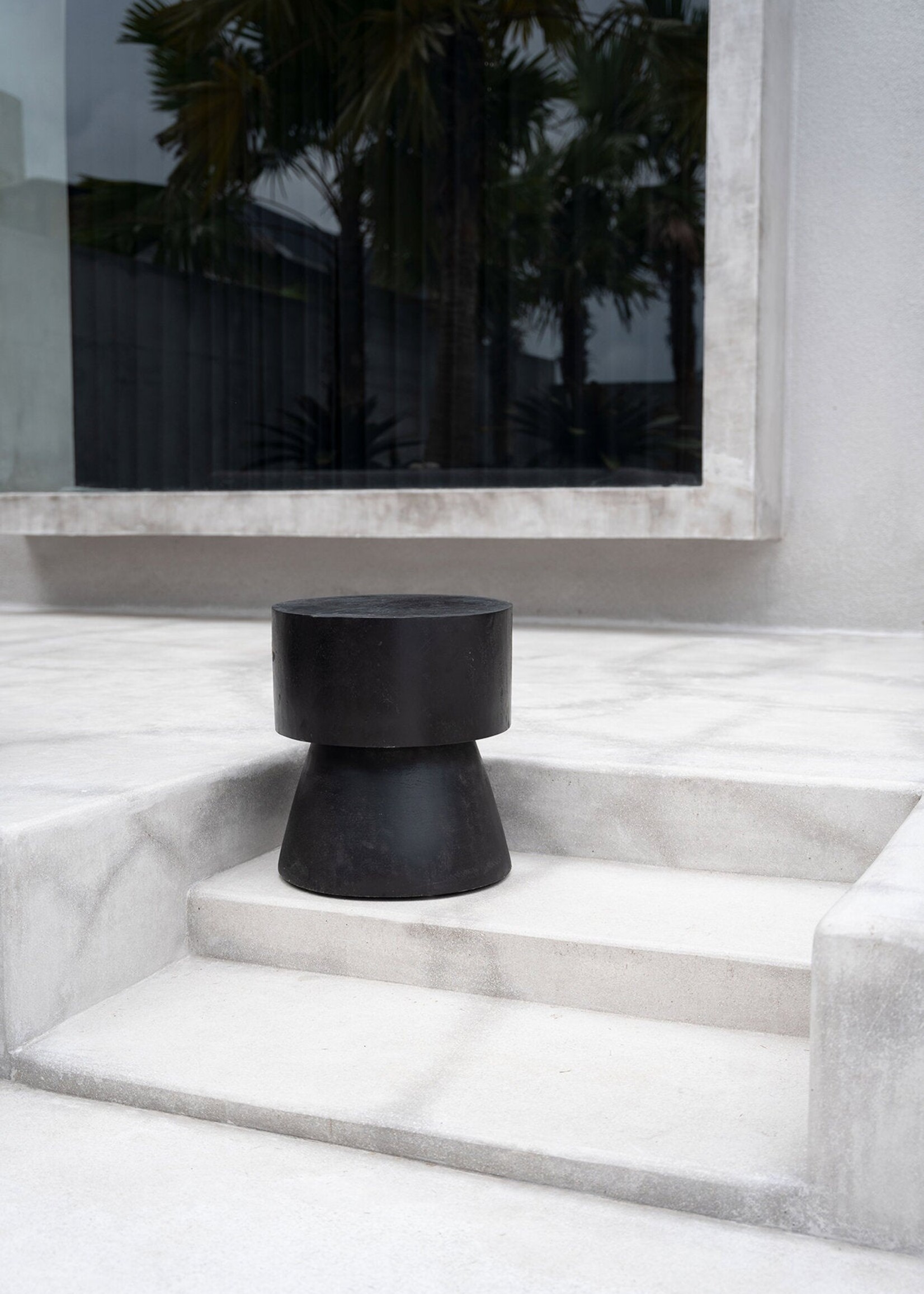 Bazar Bizar Antwerp The Warmi Stool - Black